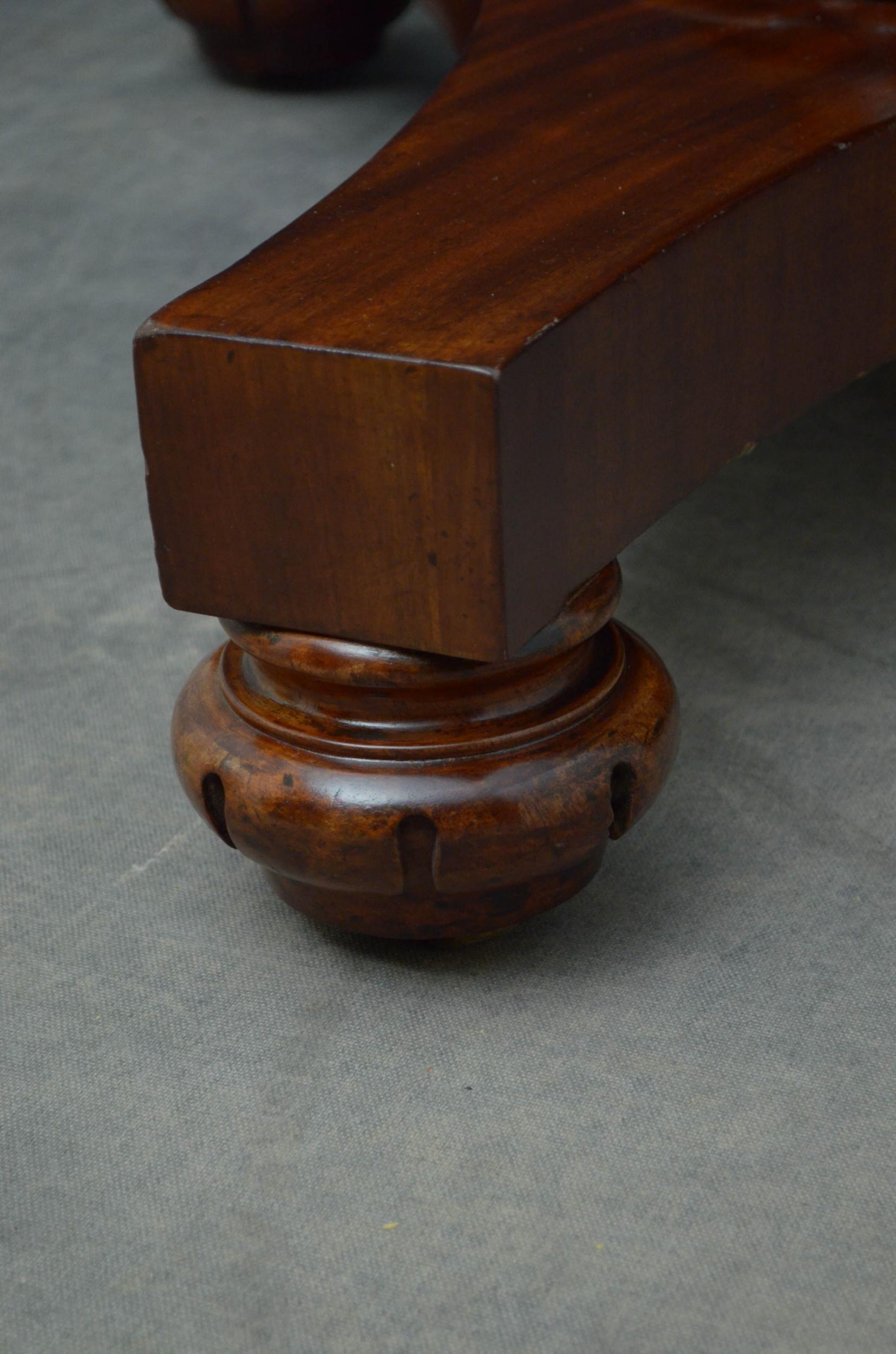 Outstanding William IV Mahogany Centre/Dining Table 14