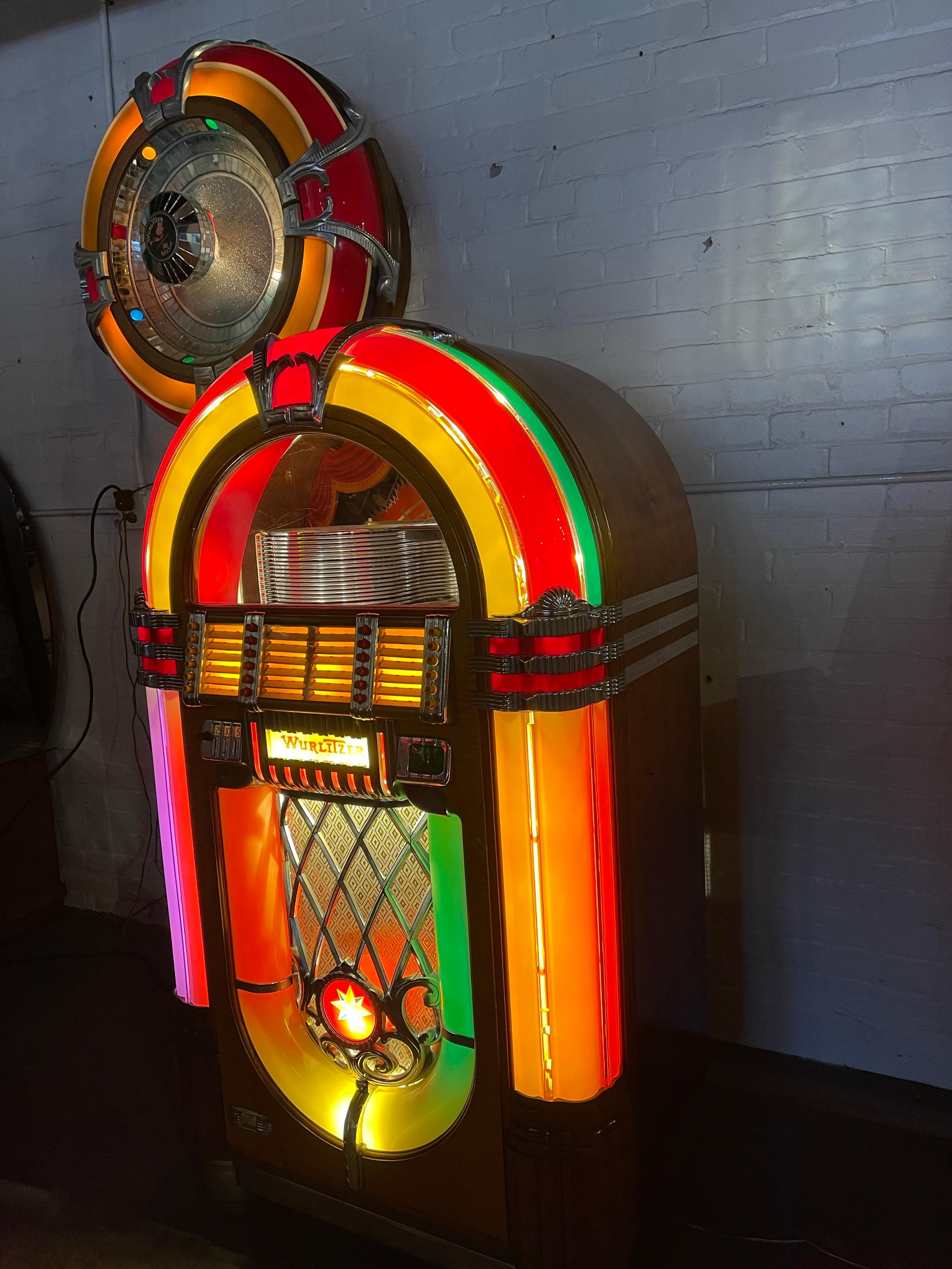 Magnifique boîte à gâteaux 1015 «bbler » de Wurlitzer et rare platine extension 4008 en vente 5