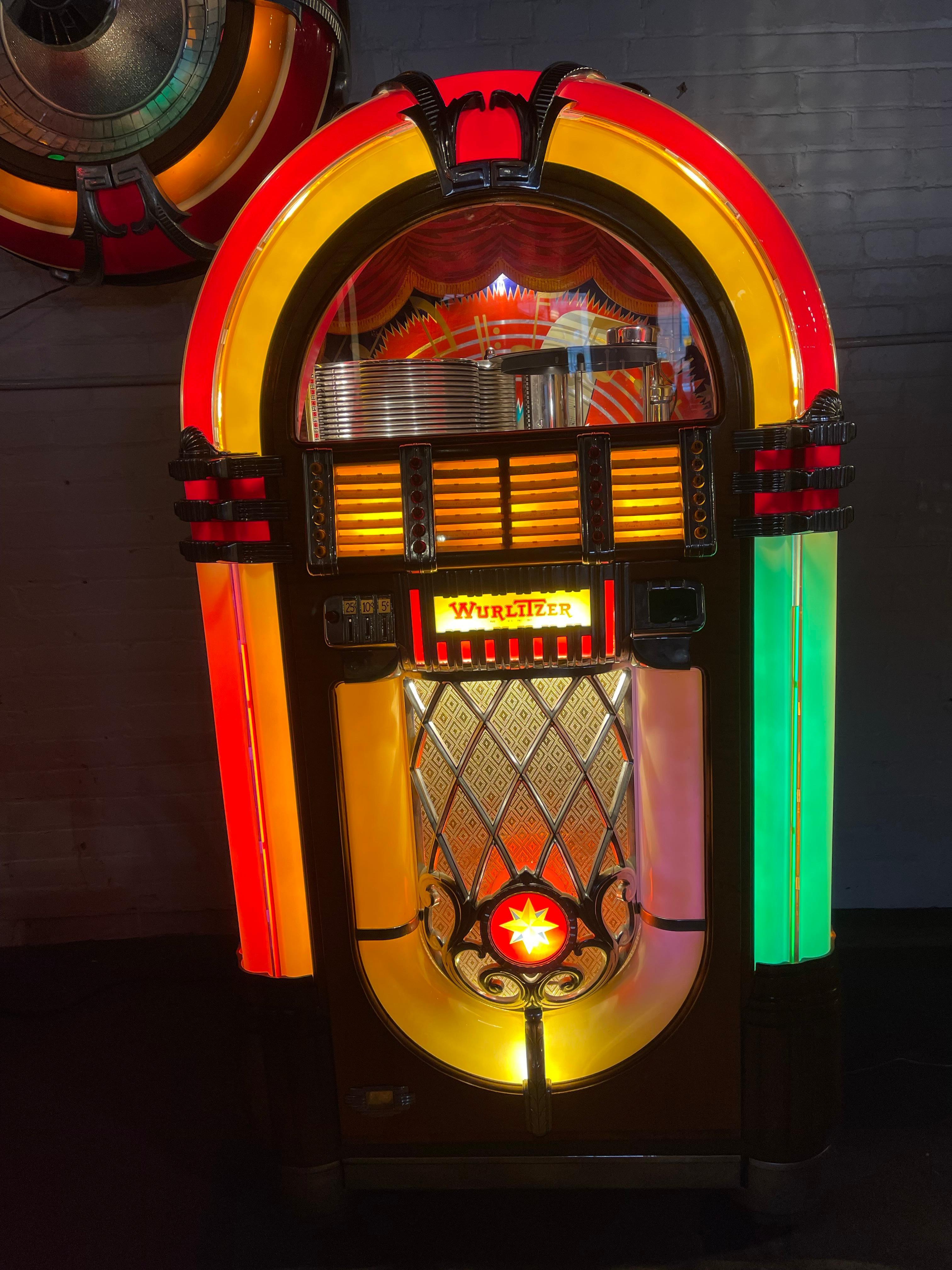 Magnifique boîte à gâteaux 1015 «bbler » de Wurlitzer et rare platine extension 4008 en vente 2