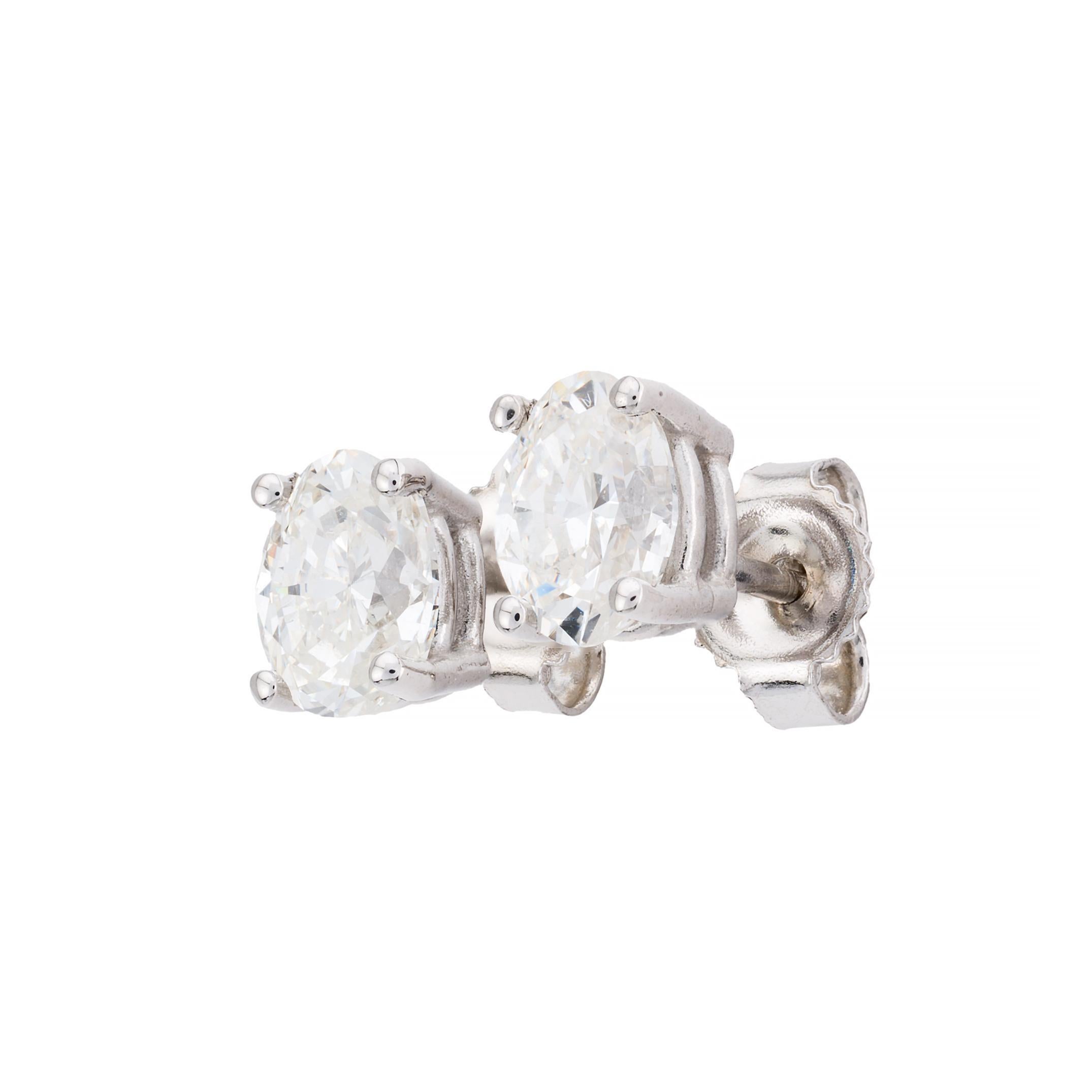 Ovale 1,00Ctw Diamant-Ohrstecker aus 14 Karat Weißgold (Zeitgenössisch) im Angebot