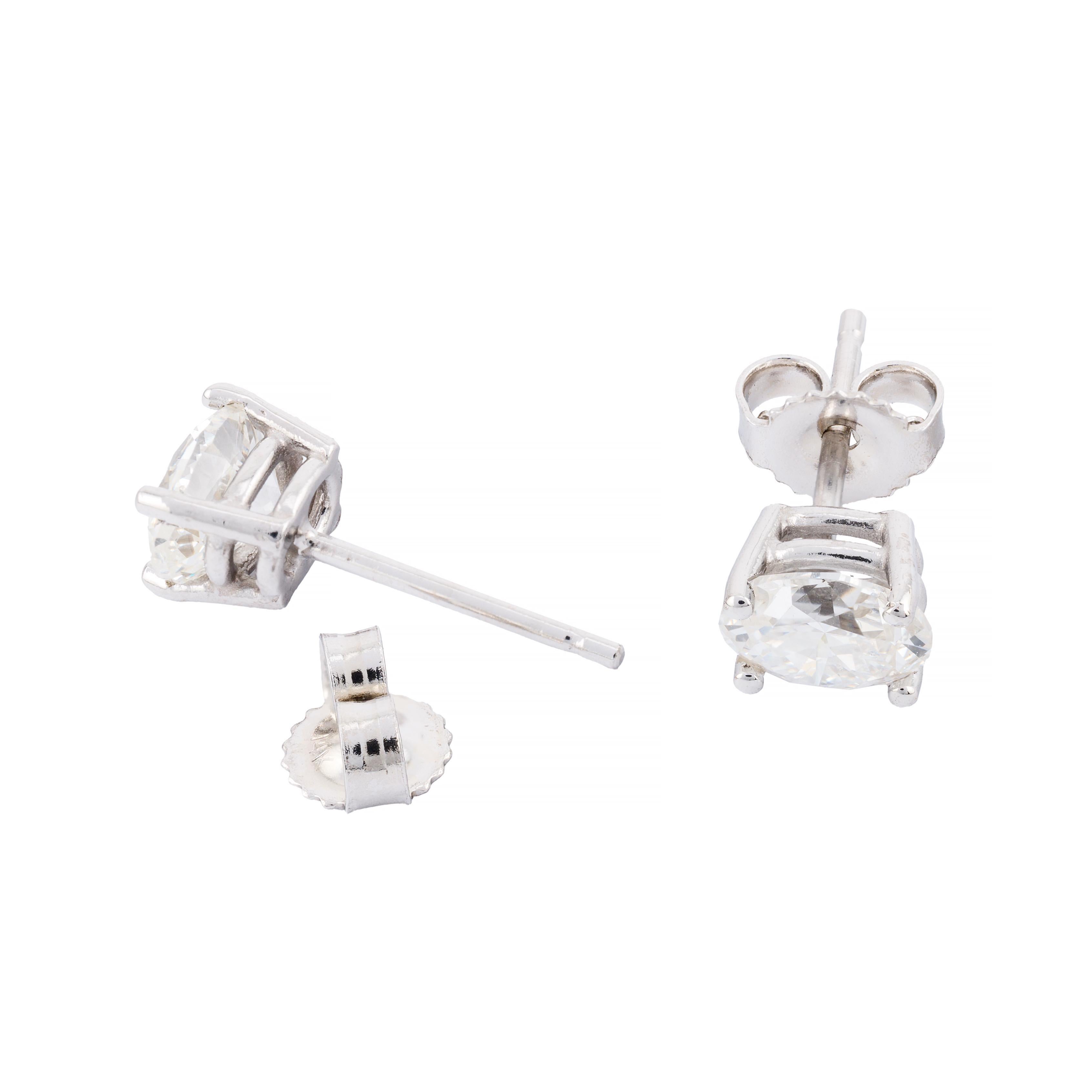 Ovale 1,00Ctw Diamant-Ohrstecker aus 14 Karat Weißgold Damen im Angebot