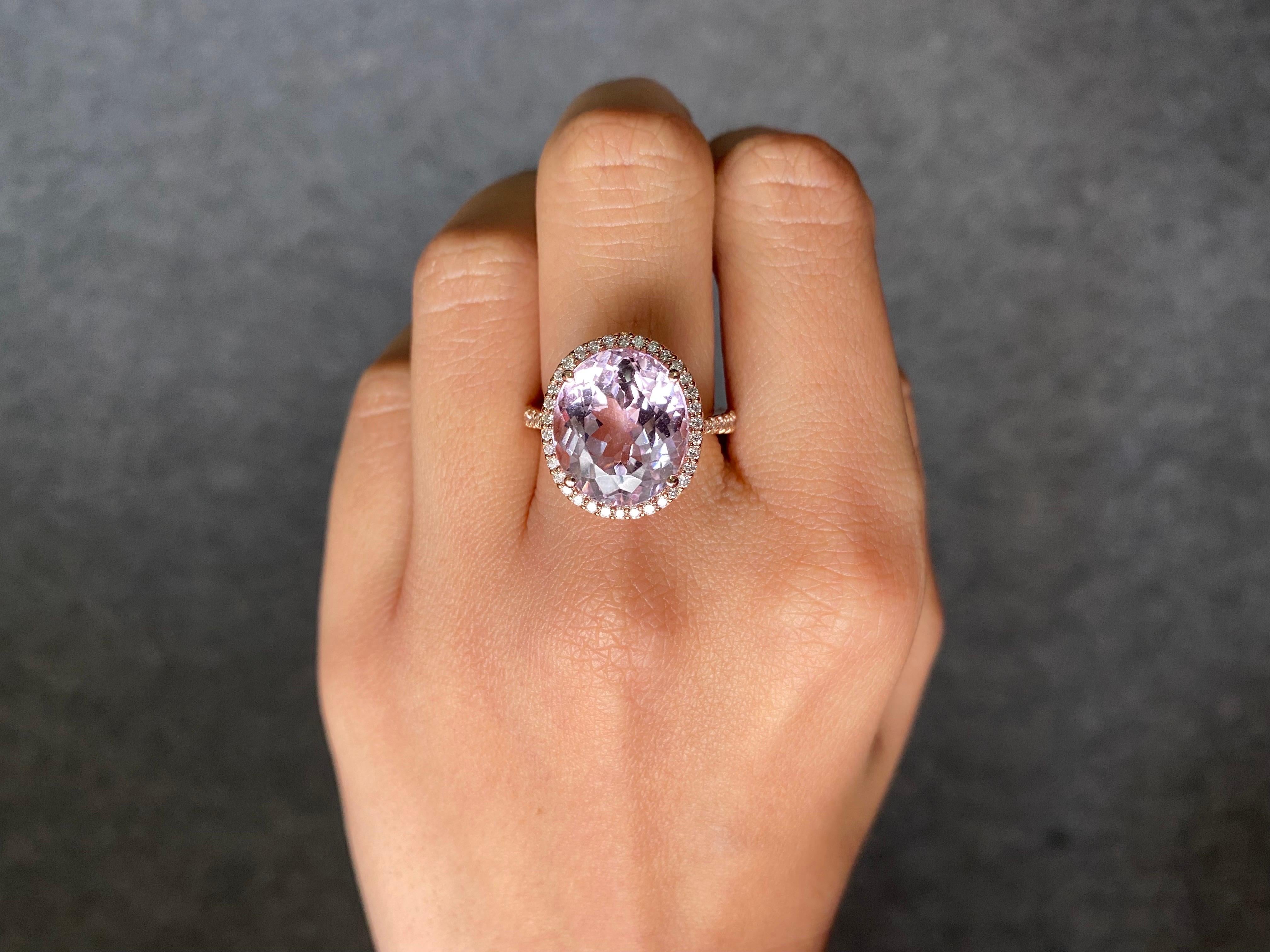 Modern Oval 10.48ctw Kunzite And Diamond Large Statement Halo Cluster Ring in Rose Gold For Sale