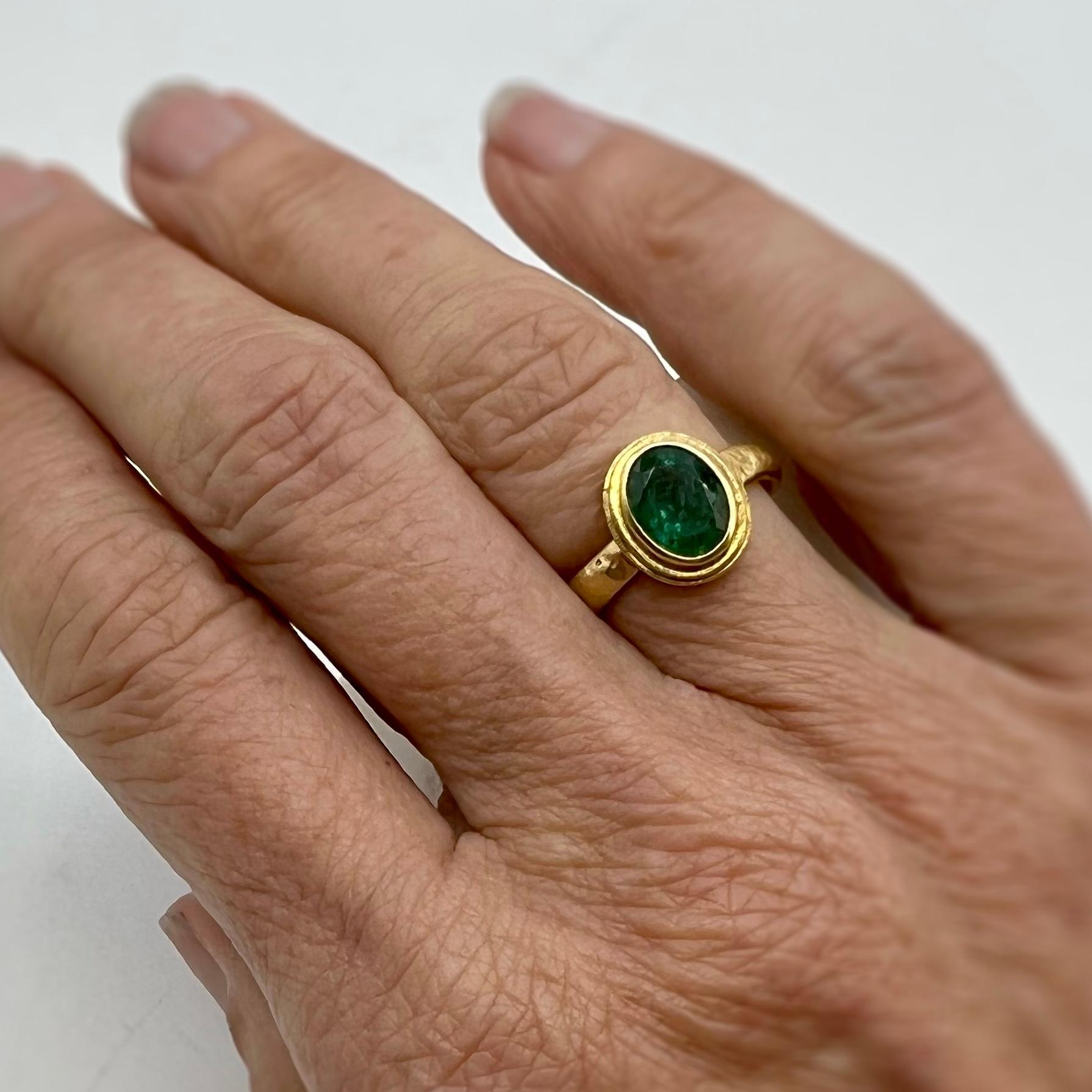 Romantic Oval 1.06 Carat Emerald Set in 18 Karat Heavy Gold Ring For Sale