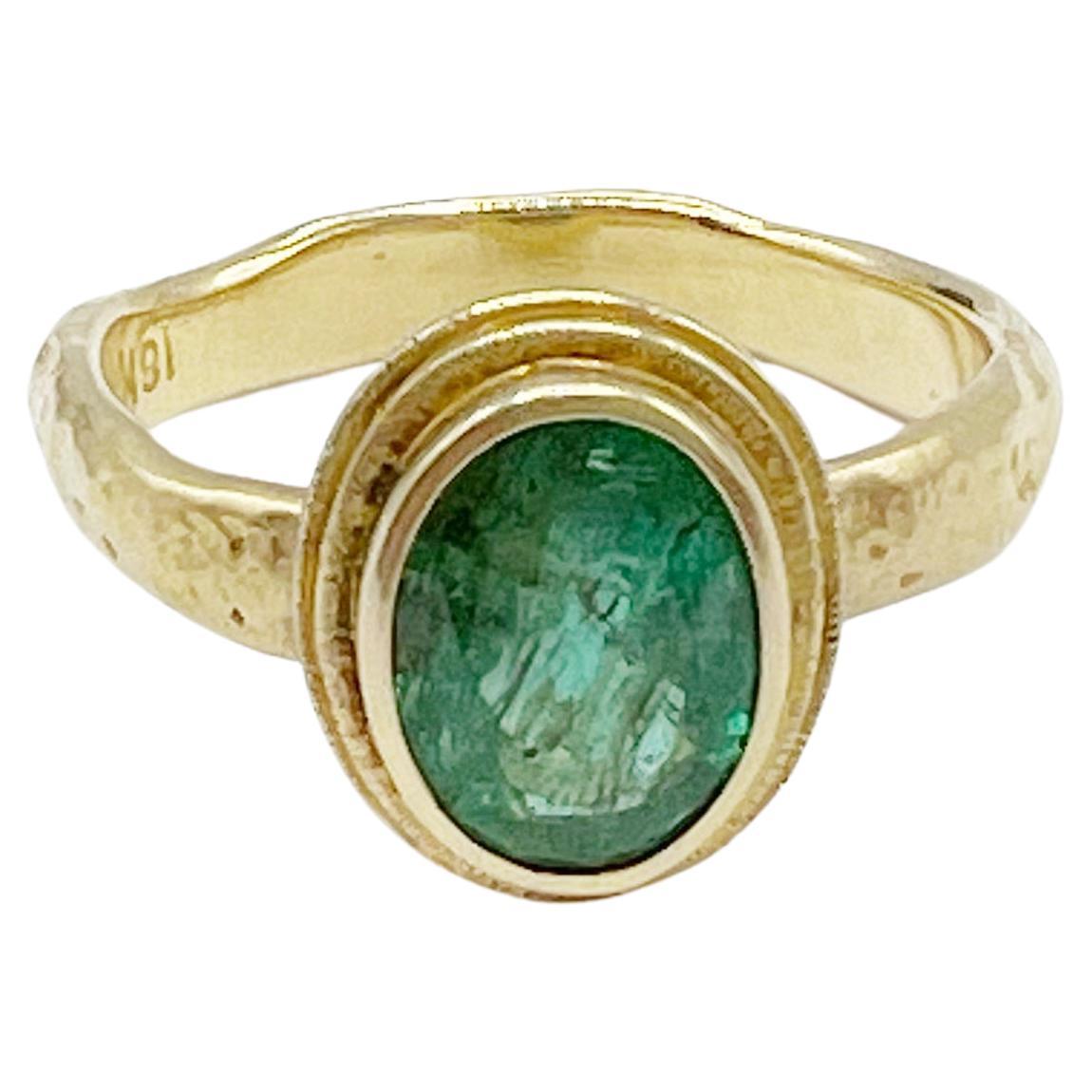 Oval 1.06 Carat Emerald Set in 18 Karat Heavy Gold Ring For Sale