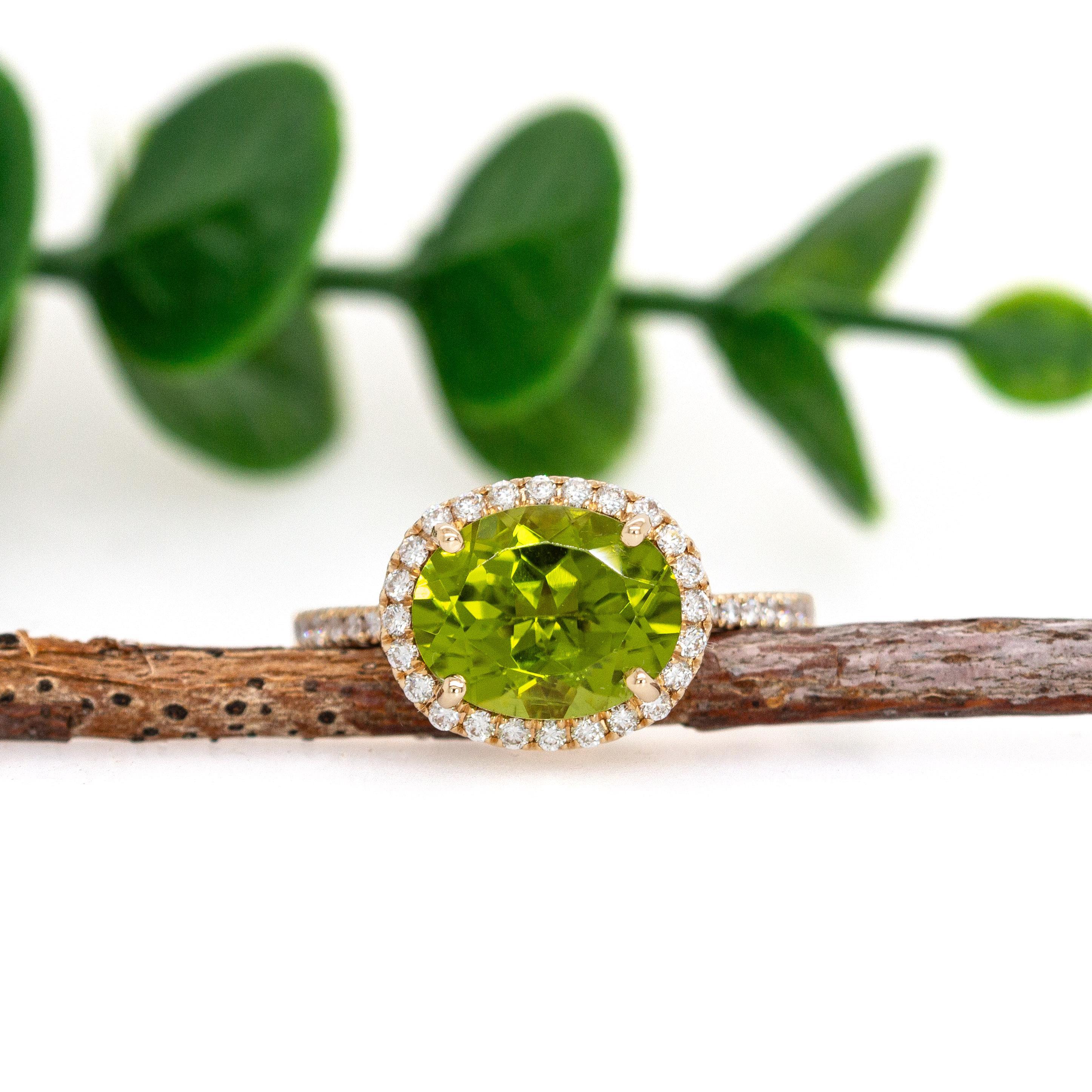 Oval 10x8mm Arizona  Grüner Peridot Ring in 14k massivem Gold w Erde Mined Diamanten (Zeitgenössisch) im Angebot