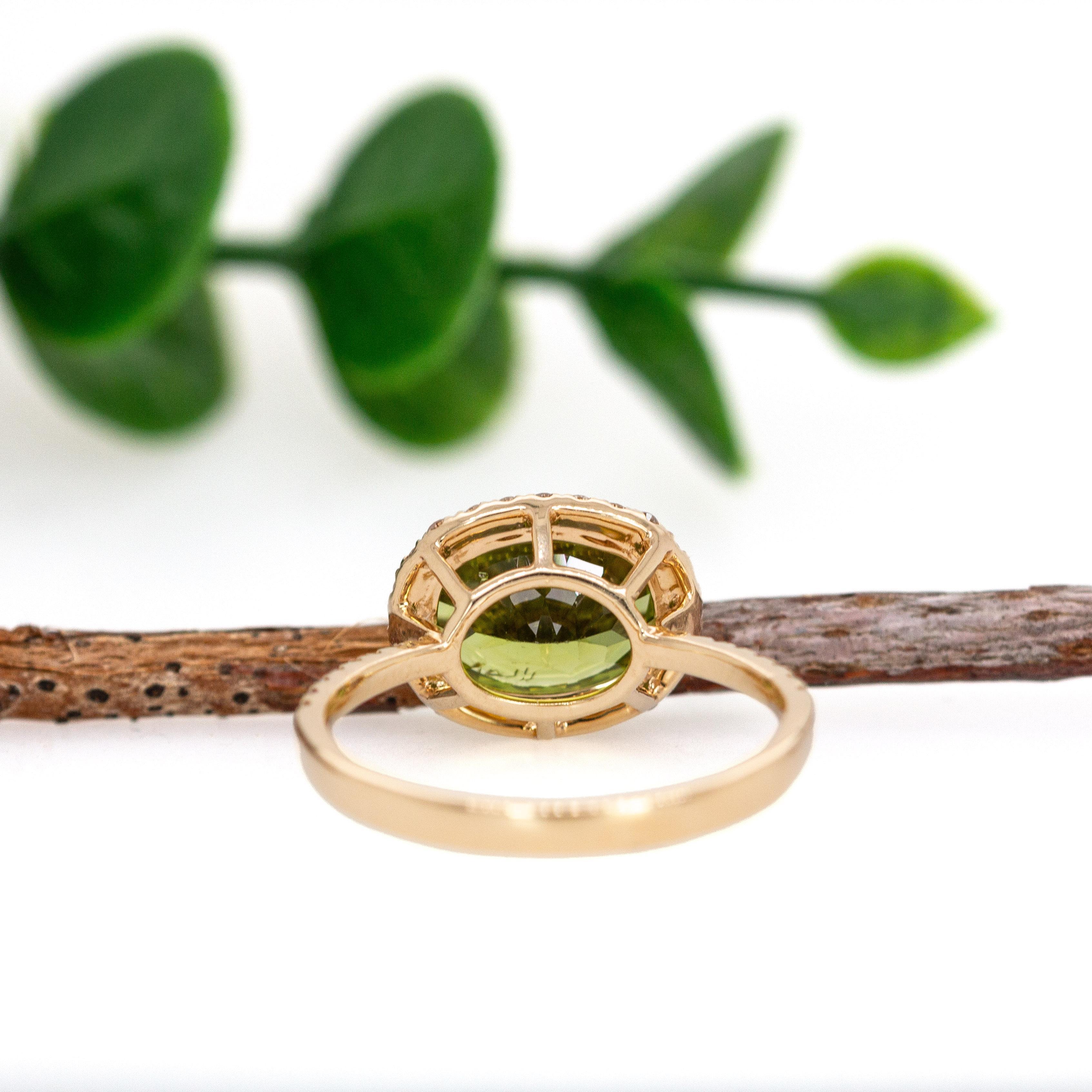 Oval 10x8mm Arizona  Grüner Peridot Ring in 14k massivem Gold w Erde Mined Diamanten Damen im Angebot