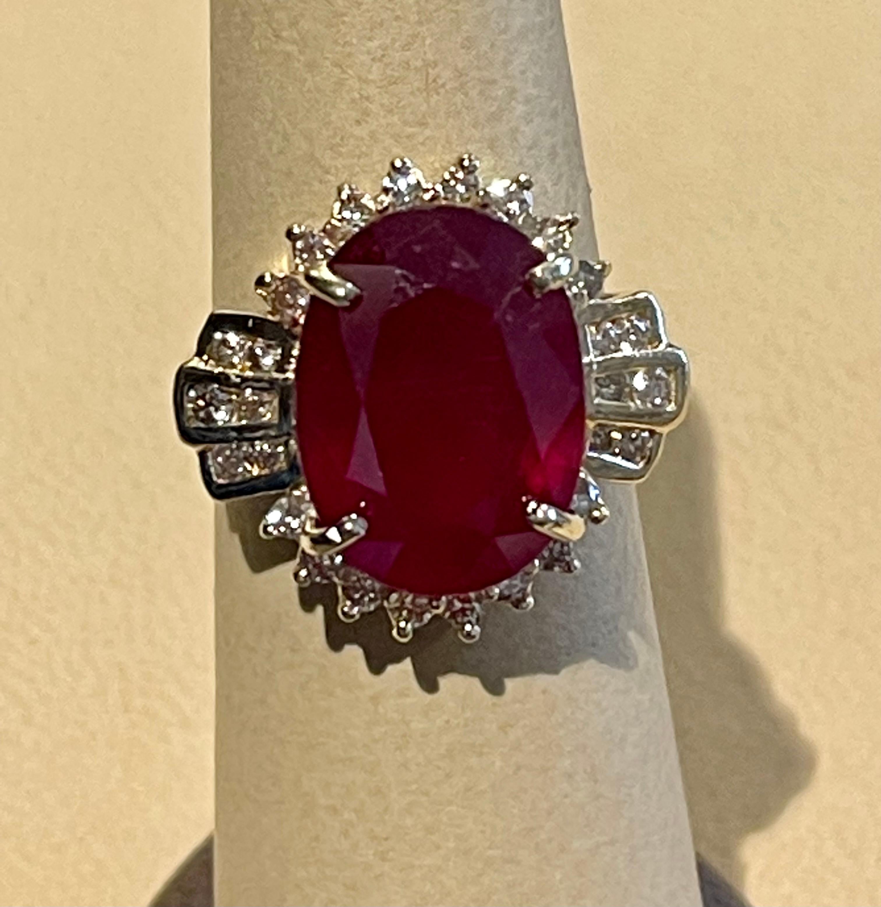 Anillo ovalado de oro amarillo de 14 quilates con rubí tratado de 12 quilates y diamante de 1 quilate en venta 13