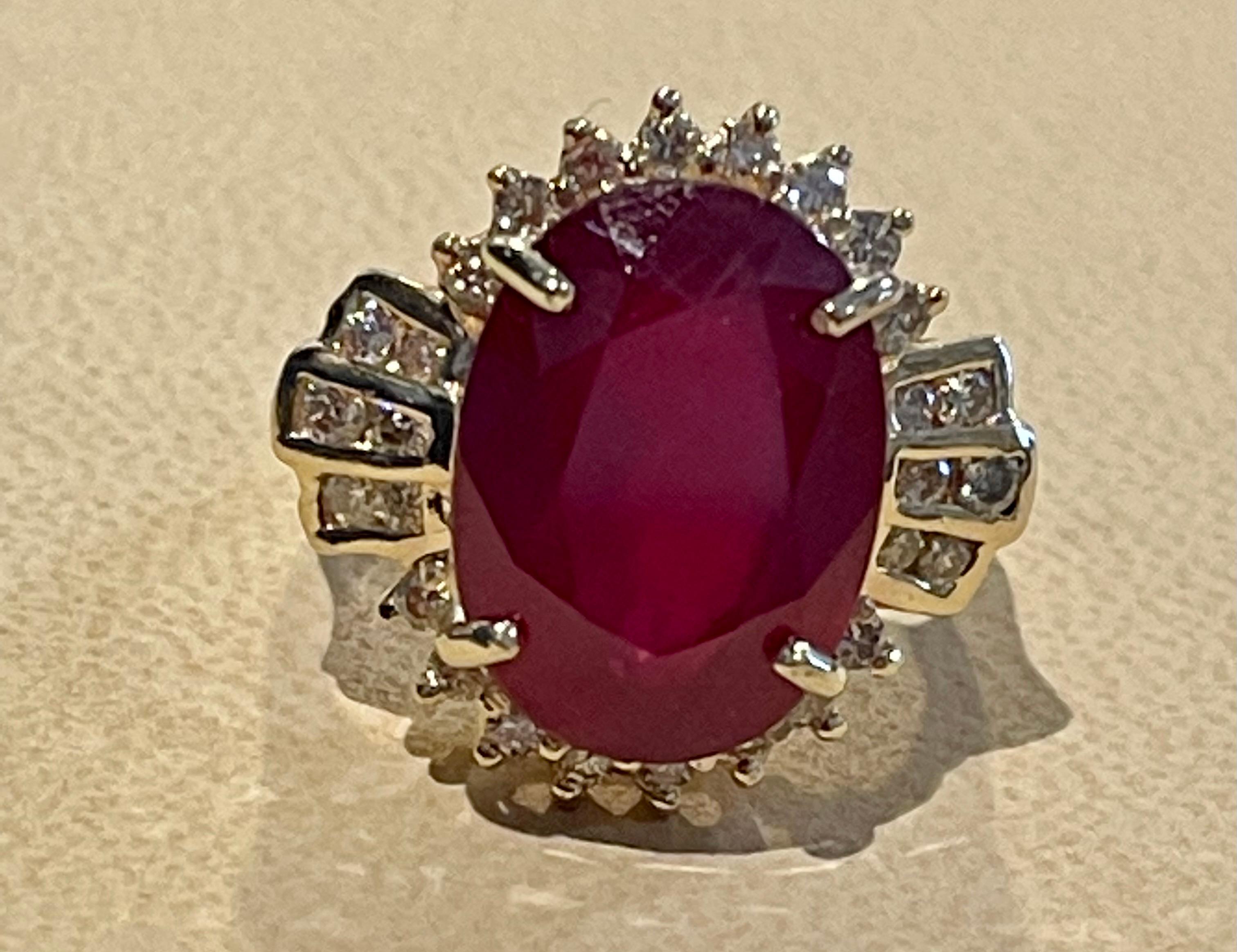 Anillo ovalado de oro amarillo de 14 quilates con rubí tratado de 12 quilates y diamante de 1 quilate en venta 2