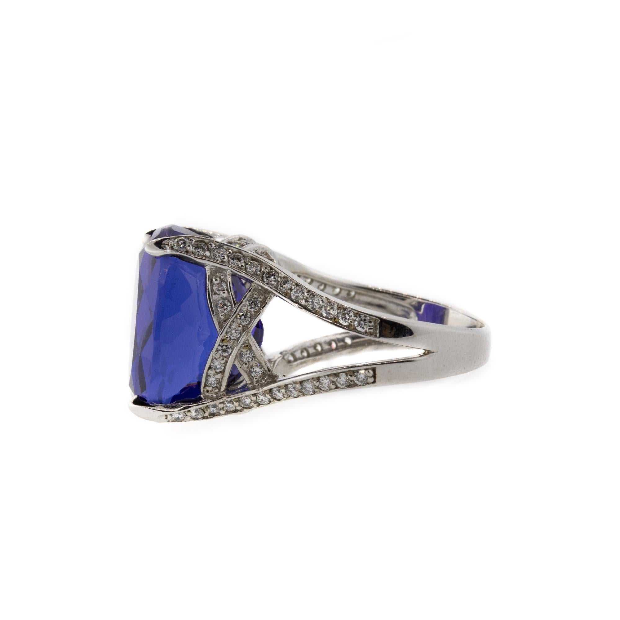 Oval Cut Oval 16.79ct Tanzanite & Diamond 14K White Gold Ring For Sale