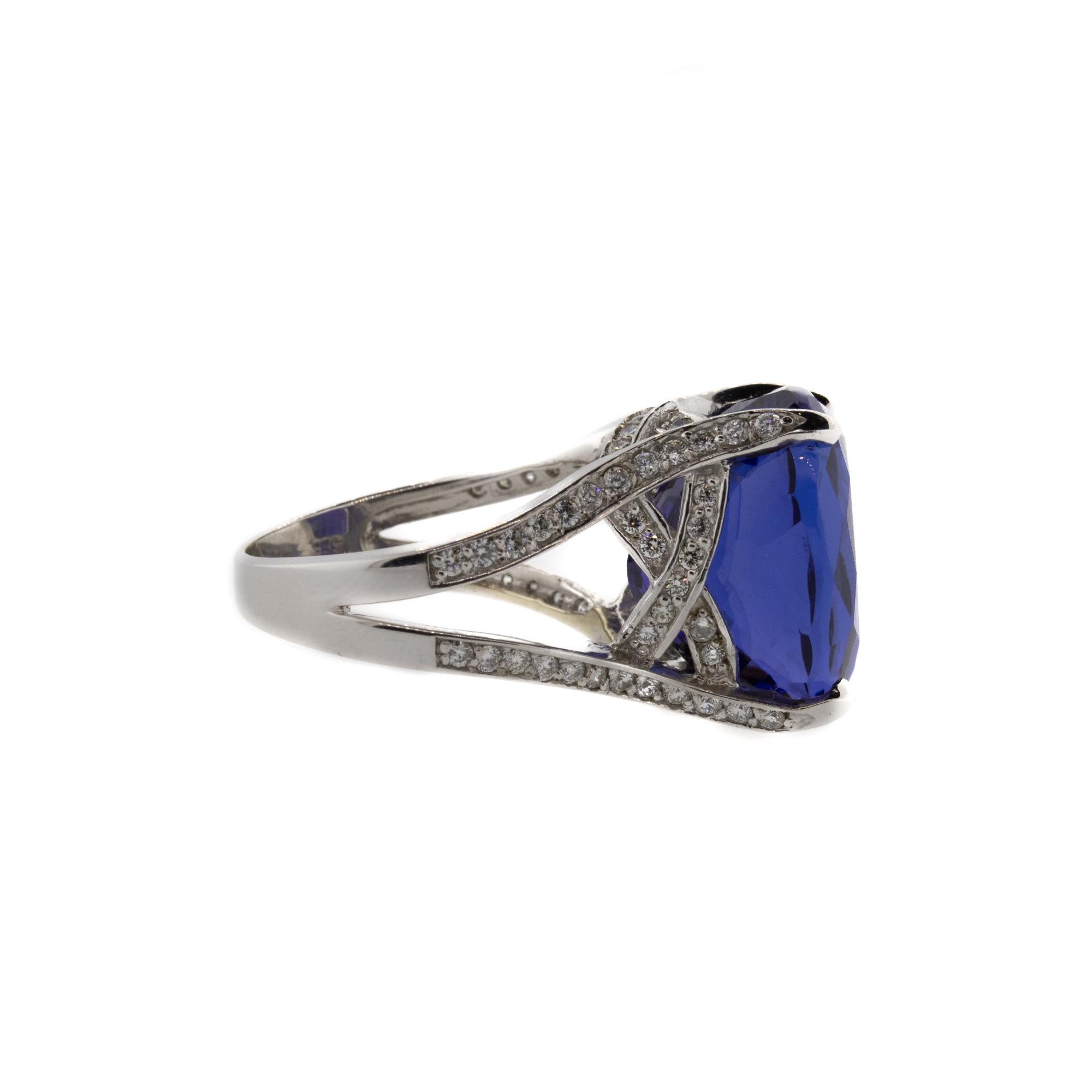 Oval 16.79ct Tanzanite & Diamond 14K White Gold Ring In Excellent Condition For Sale In Seattle, WA