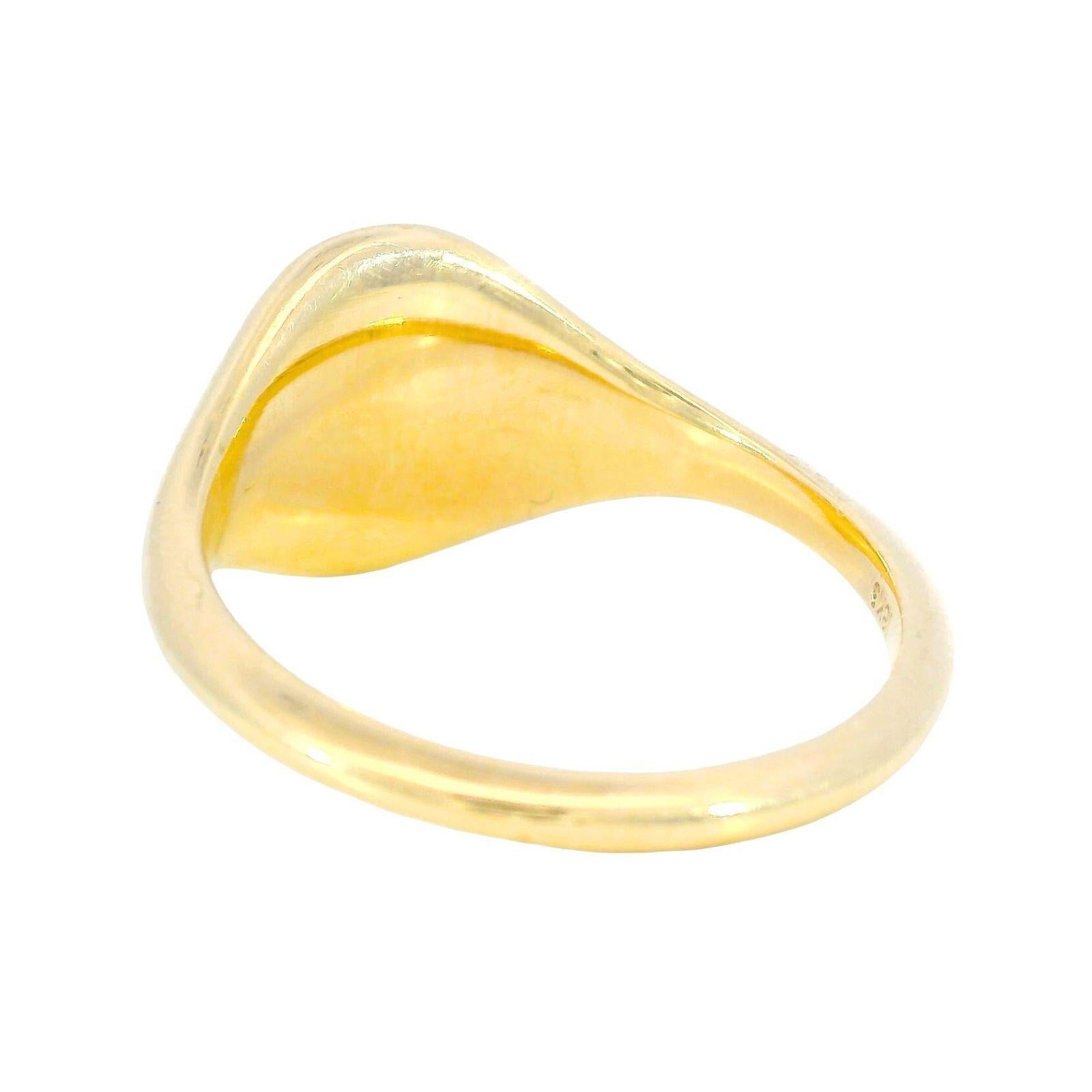 Bague chevalière ovale en or jaune 18K Taille 7 en vente 1