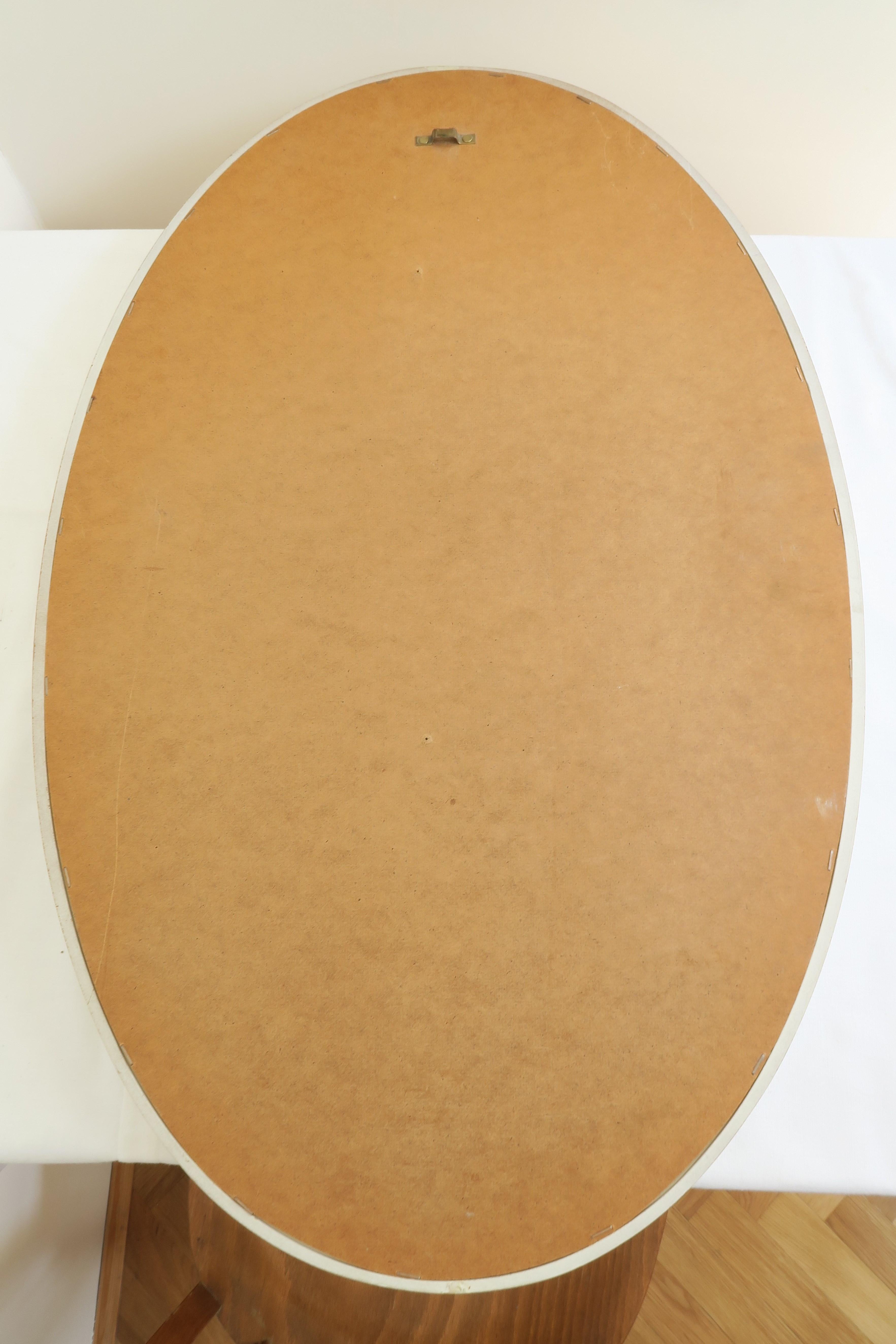 Oval 1950s Italian Mirror with Wooden Frame In Good Condition For Sale In Vienna, AT