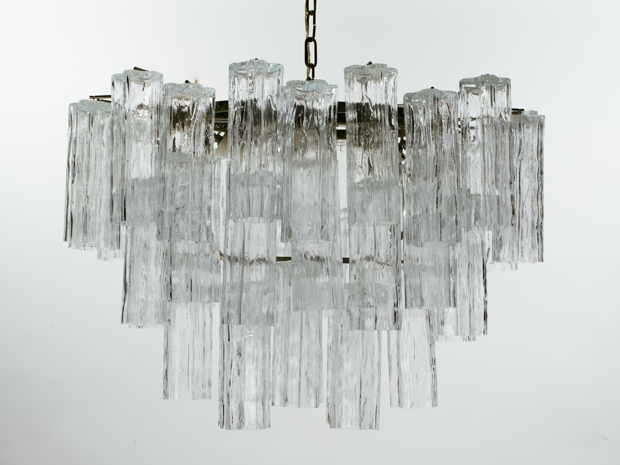 Oval 1970s Italian Glass Tube Tiered Chandelier In Good Condition In New York, NY