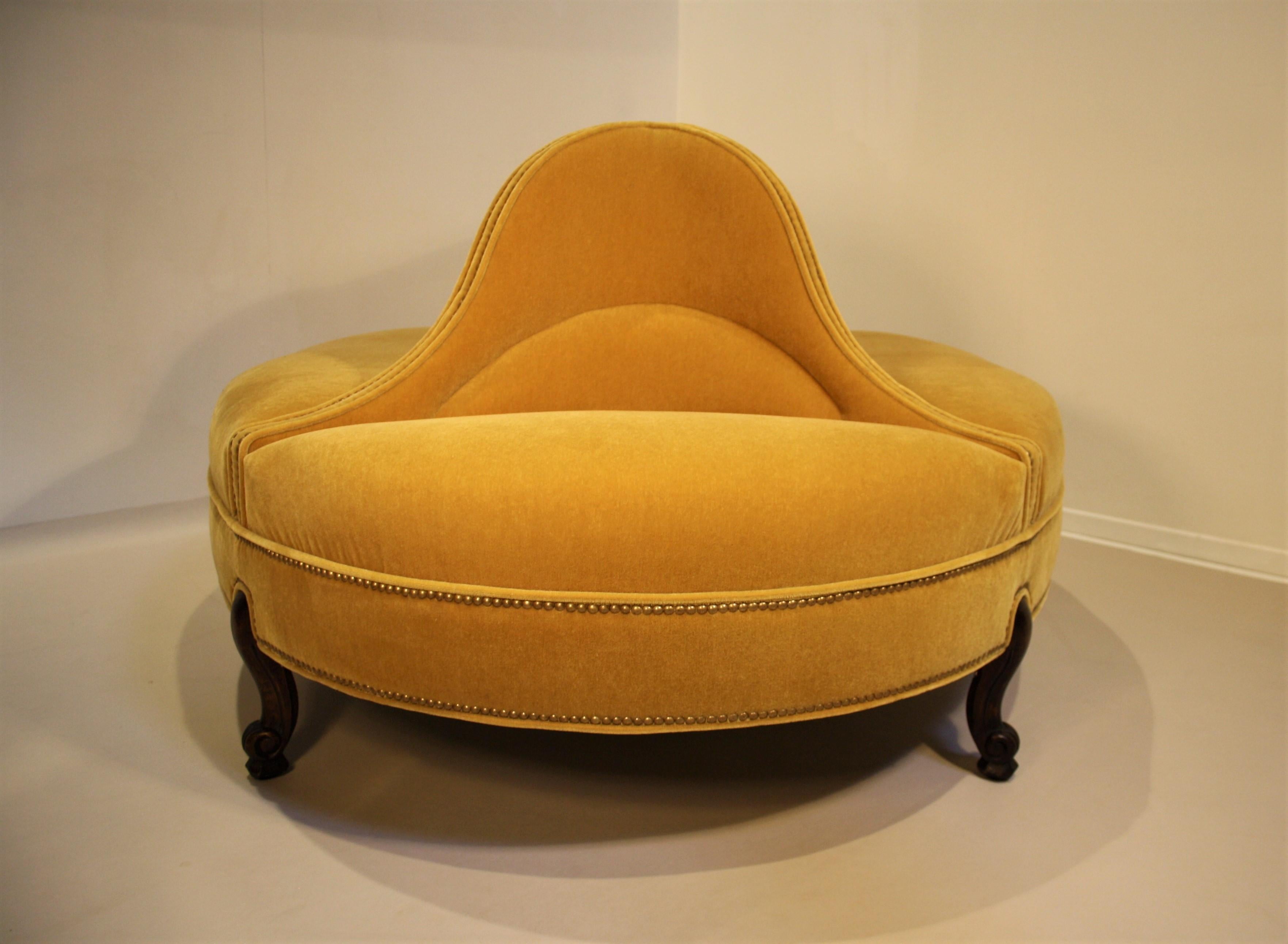 Mid-20th Century Hollywood Regency Confident Sofa