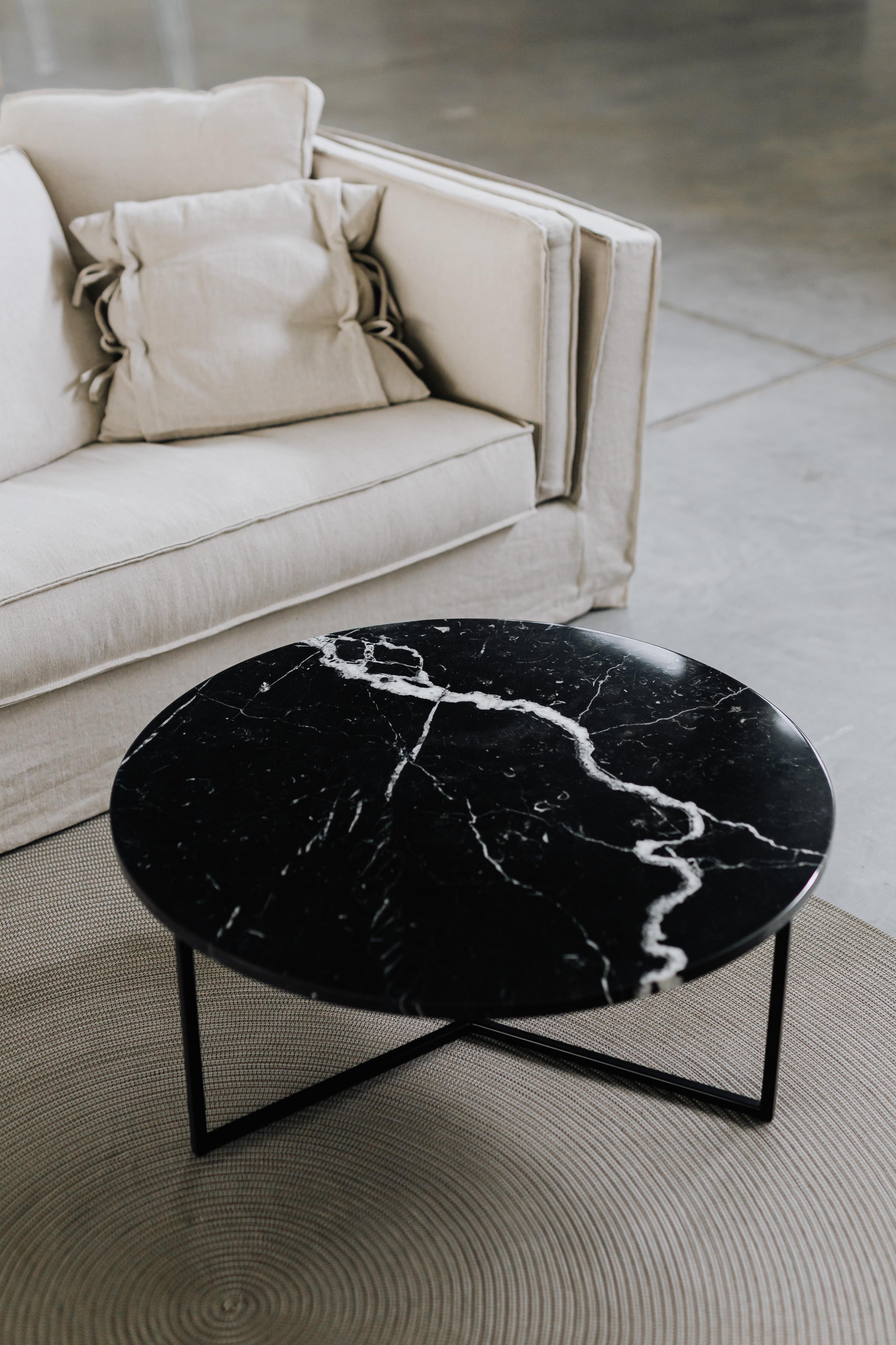 Polonais Table basse ovale petite en vente