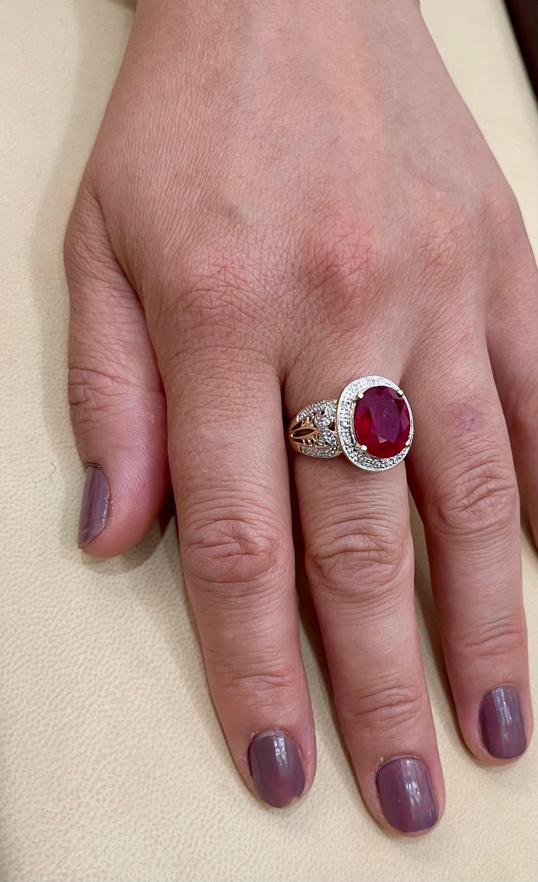Anillo ovalado de oro amarillo de 14 quilates con rubí tratado de 7,5 quilates y diamante de 1 quilate en venta 4
