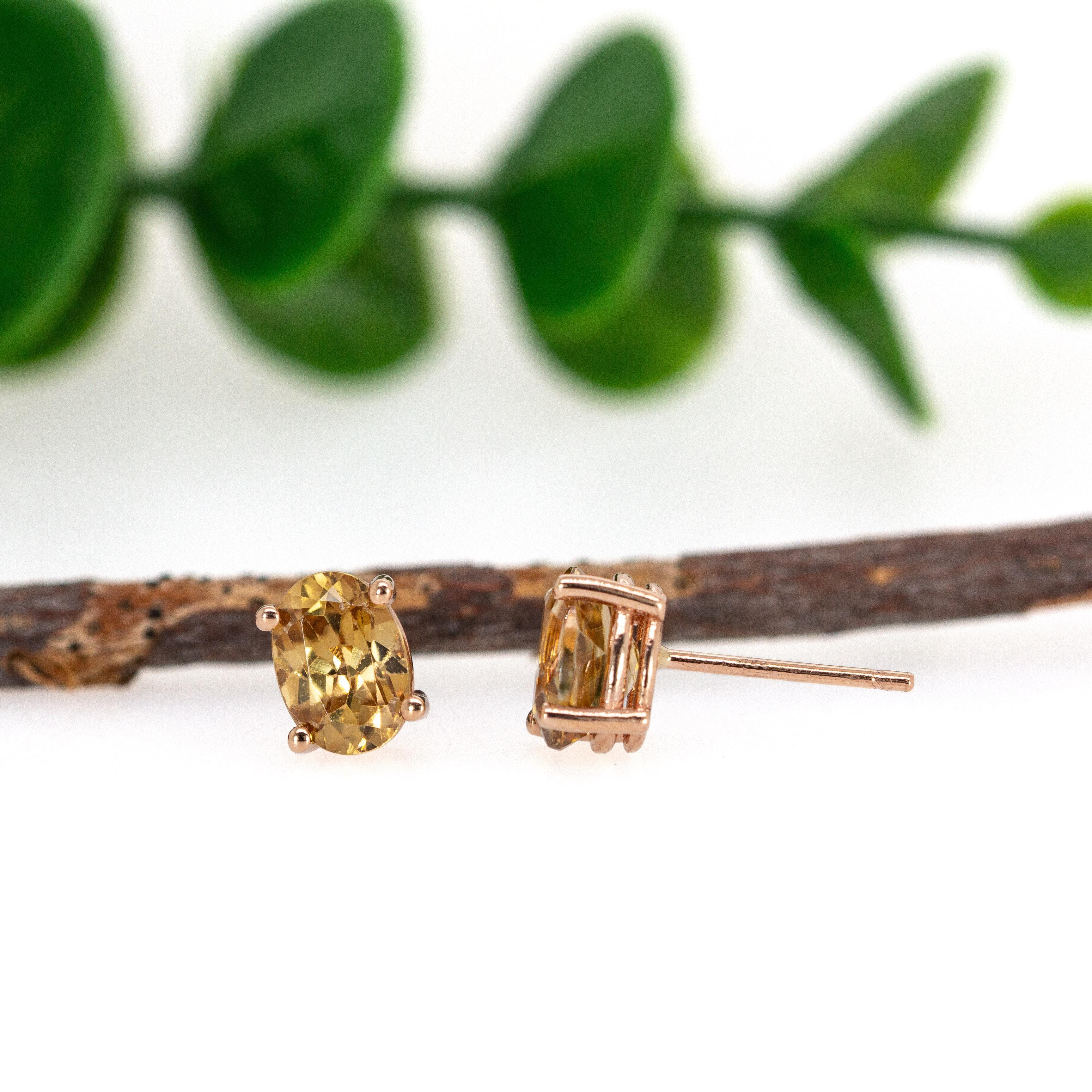 Ovale 7x5mm - Champagner Zirkon Solitär Ohrstecker in massivem 14K Gold Damen im Angebot