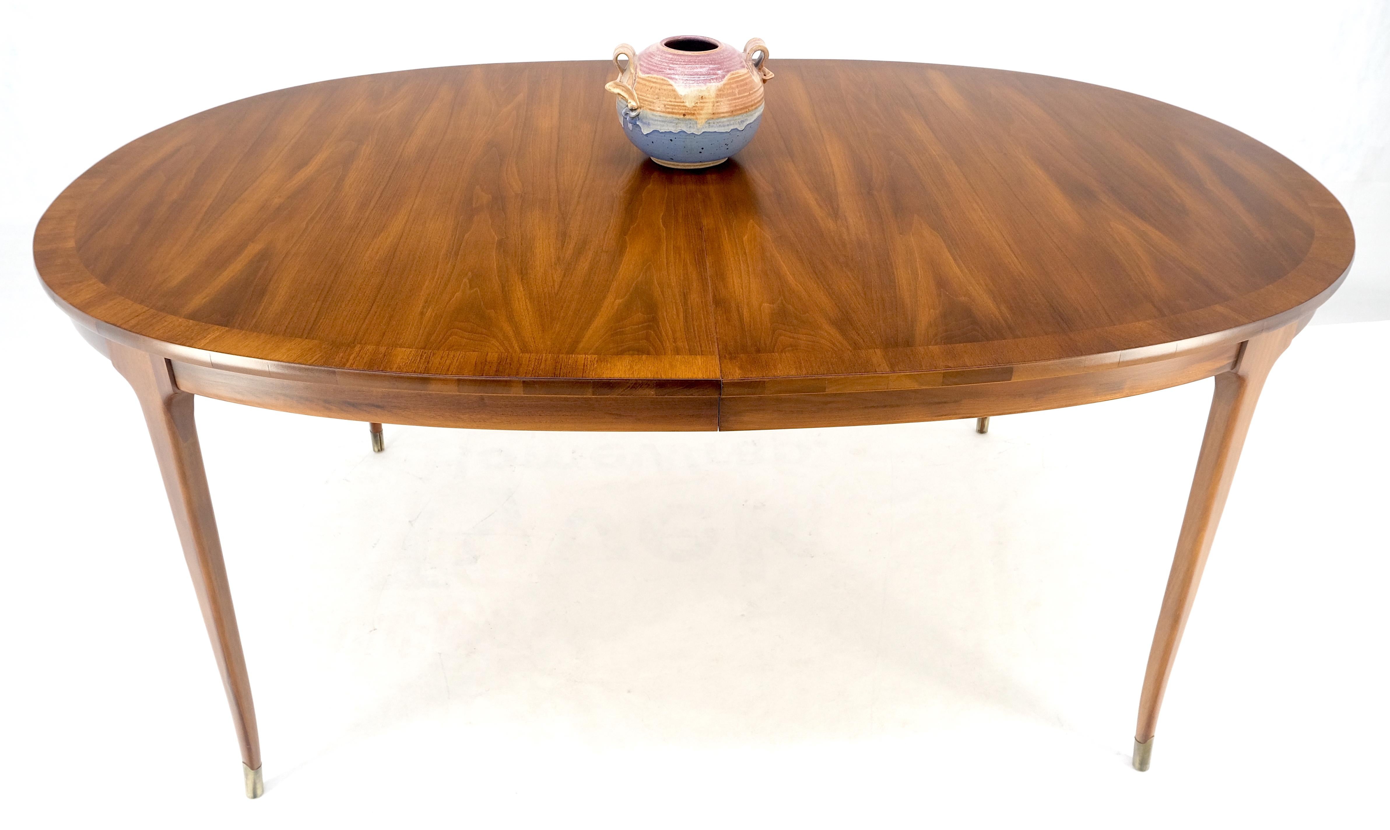 Oval American Walnut Mid Century Modern Dining Table on Tapered Leg 2 Leaves In Good Condition For Sale In Rockaway, NJ