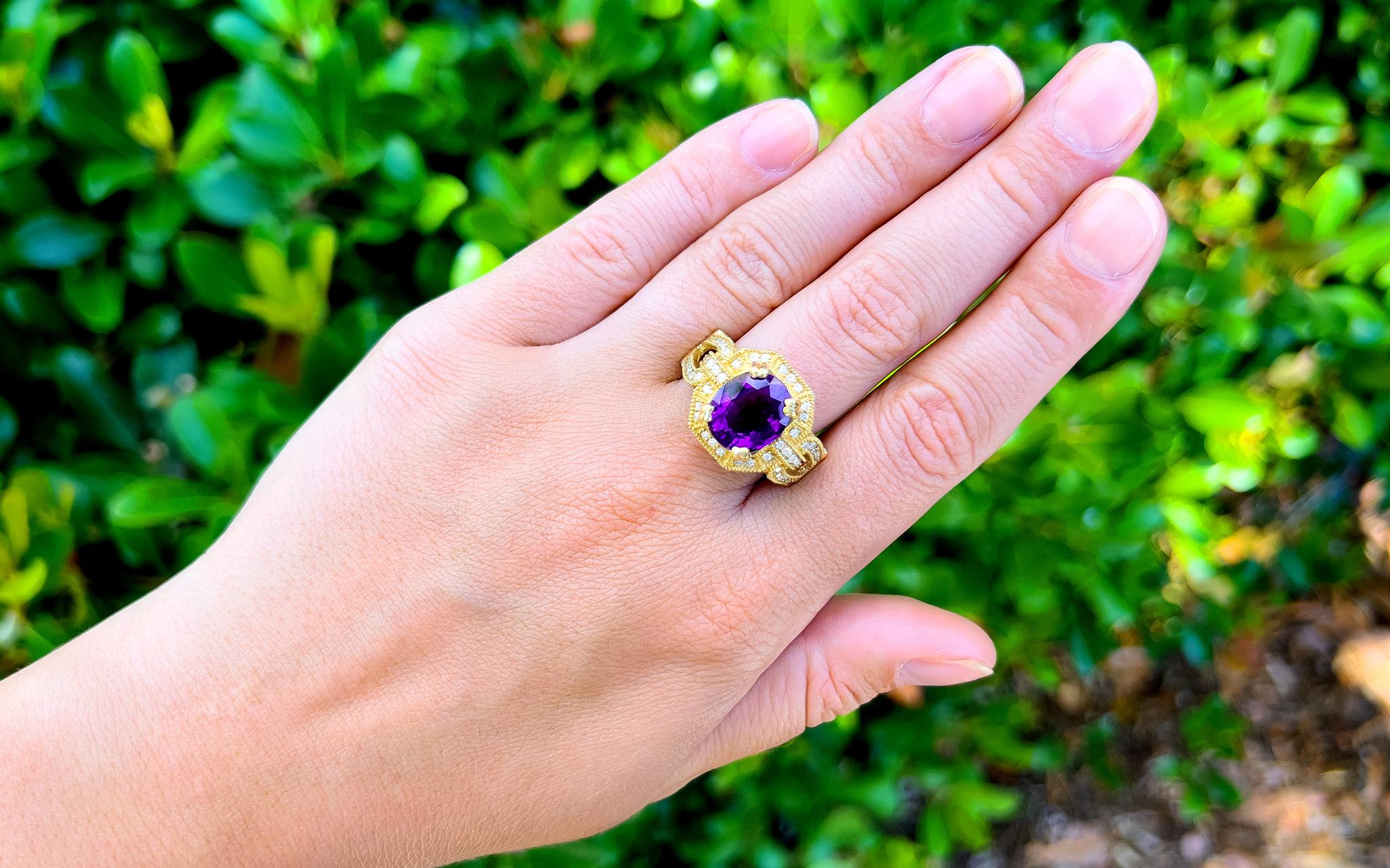 Amethyst = 6 Carat
Cut: Oval
Diamonds = 1.50 Carats
( Color: F, Clarity: VS )
Metal: 14K Gold
Ring Size: 8* US
*It can be resized complimentary