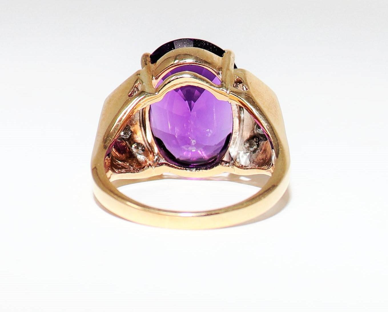 Women's Oval Amethyst and Diamond Accent Cocktail Ring 14 Karat Gold 8.91 Carats Total For Sale