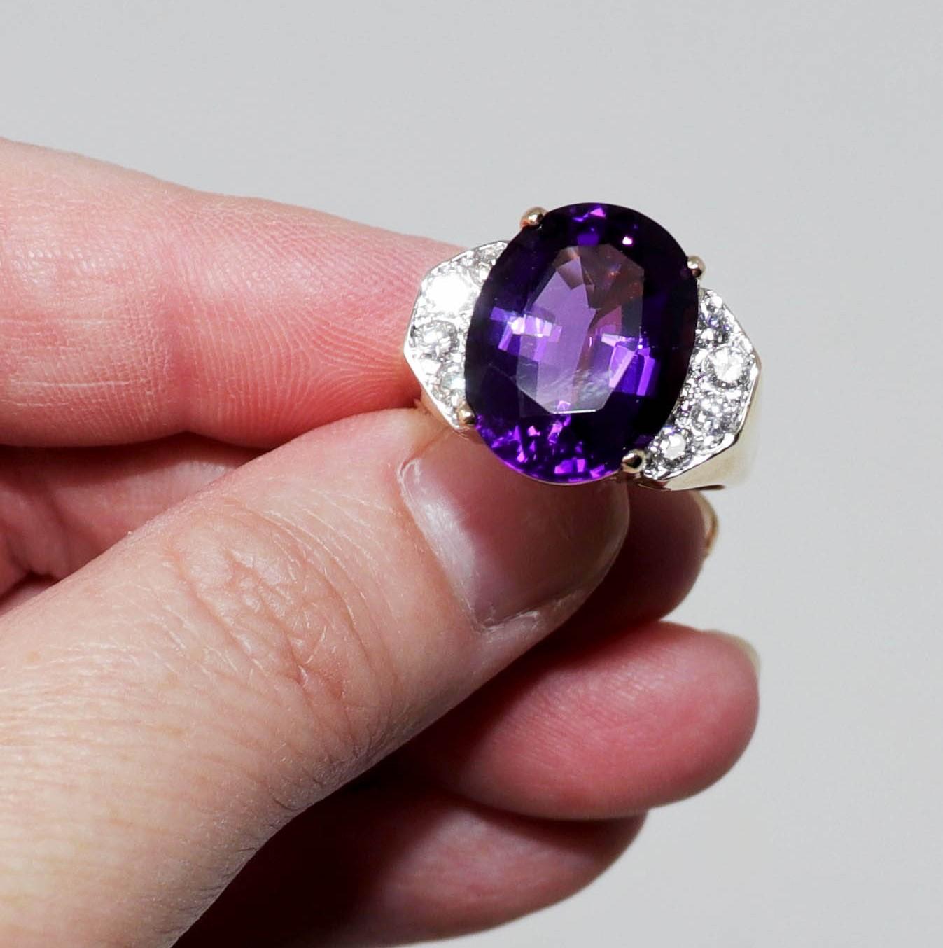 Oval Amethyst and Diamond Accent Cocktail Ring 14 Karat Gold 8.91 Carats Total For Sale 4