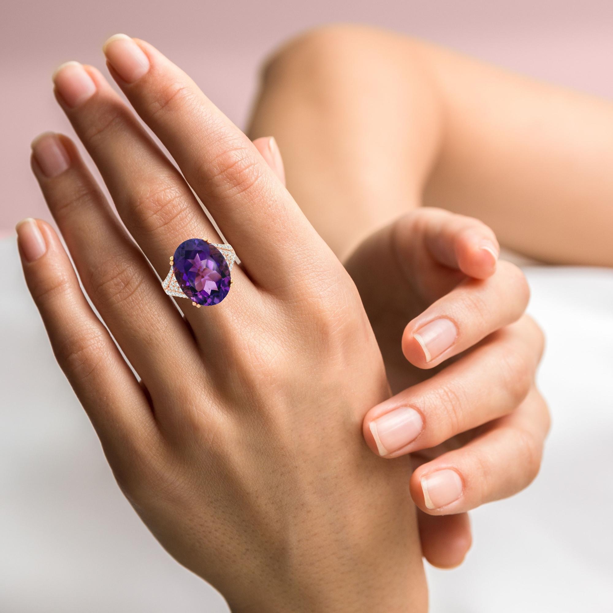 Contemporain Oval Amethyst and Diamond Cocktail Ring in 14K Rose Gold Size 7 en vente
