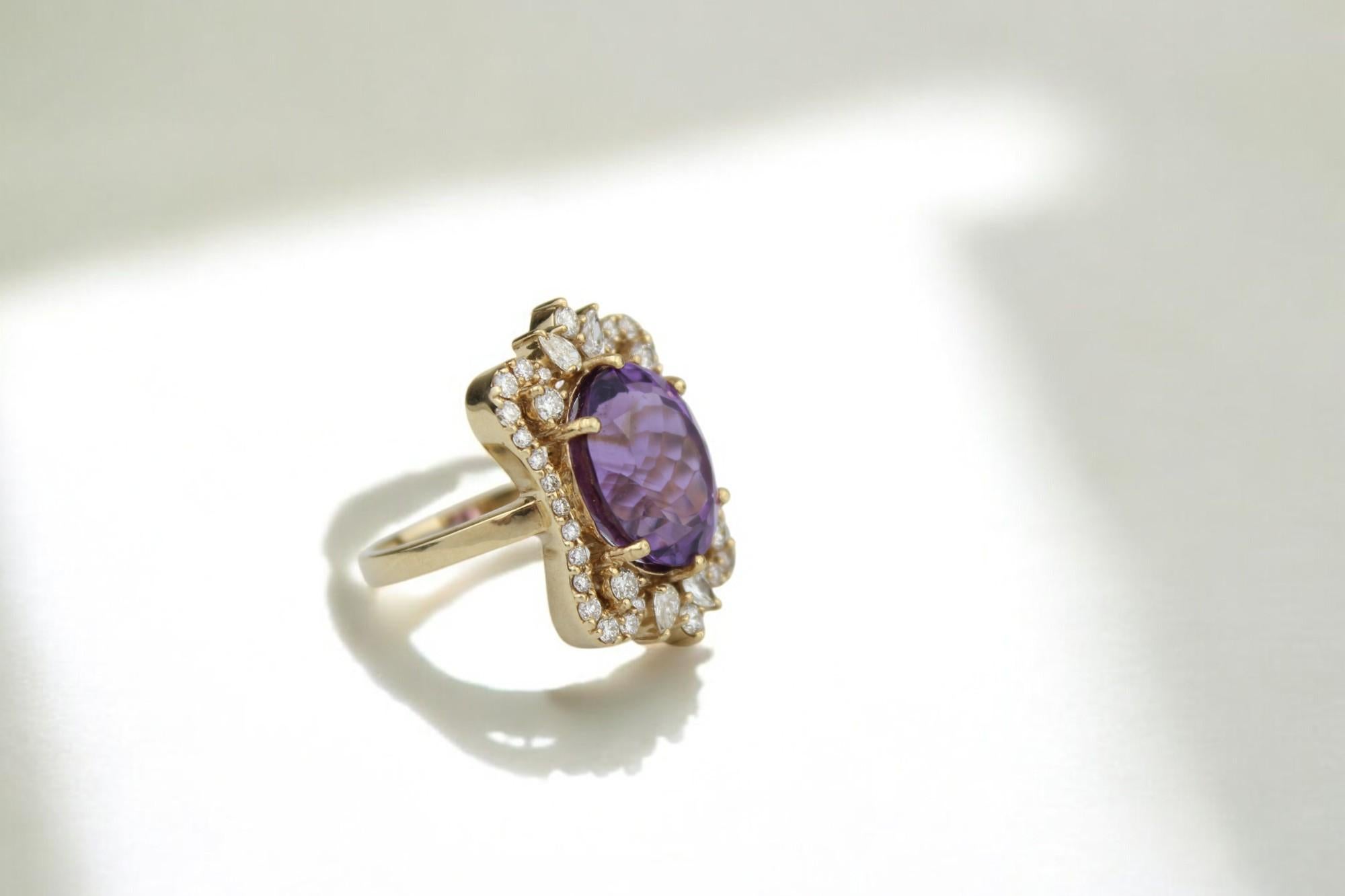 Round Cut Oval Amethyst Diamond Halo Gemstone Ring in 14k Solid Gold (Certified) For Sale