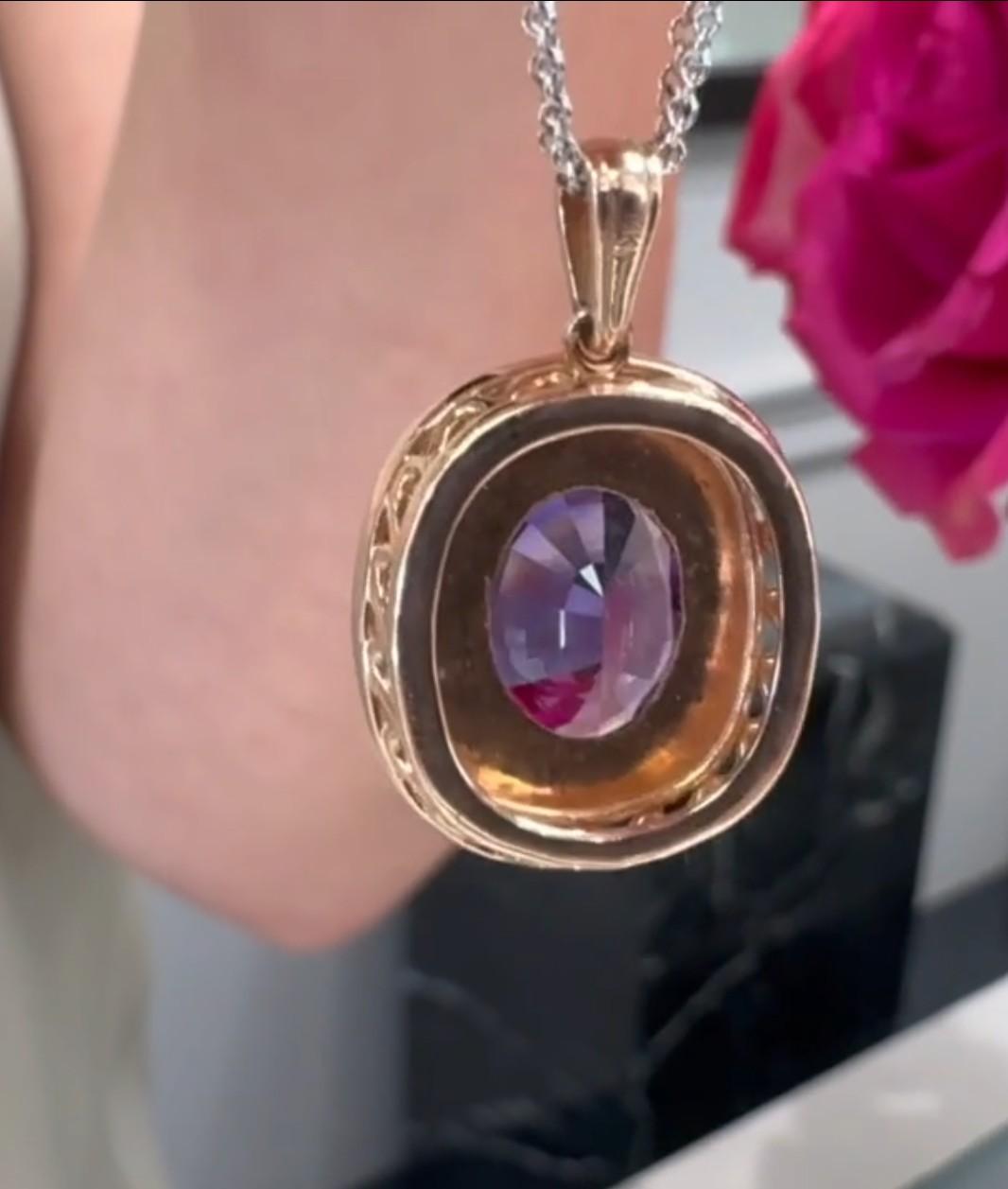 Collana con ciondolo ovale con ametista e doppia catena di diamanti in oro rosa e bianco 14K in vendita 1