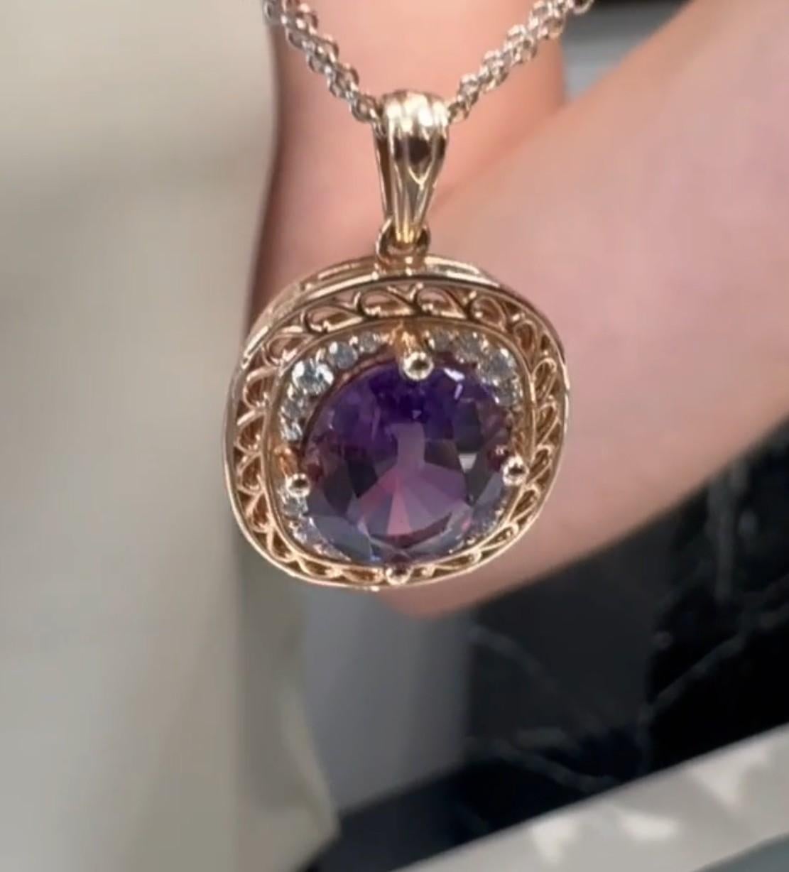 Collana con ciondolo ovale con ametista e doppia catena di diamanti in oro rosa e bianco 14K in vendita 2