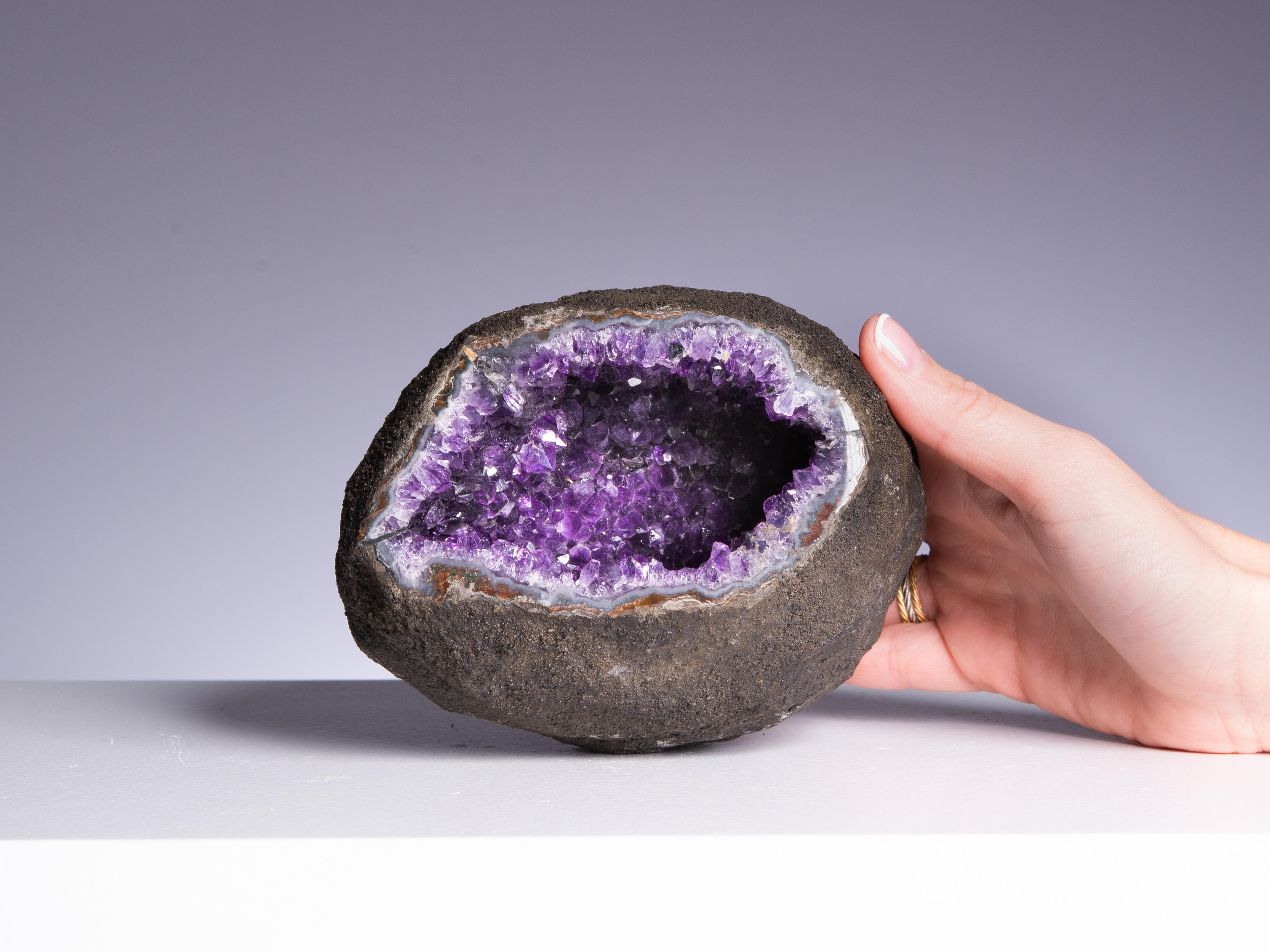 Oval amethyst geode For Sale 4