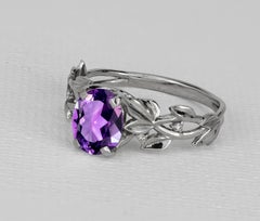 Oval amethyst ring