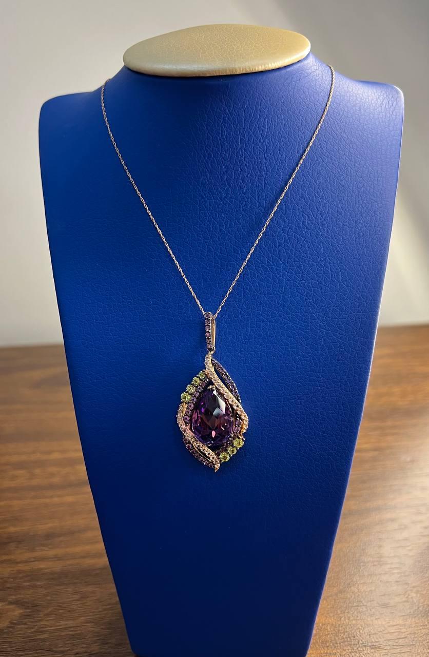 Oval Amethyst Stone Purple Green and White Stone Halo Ring Pendant Necklace Set For Sale 6