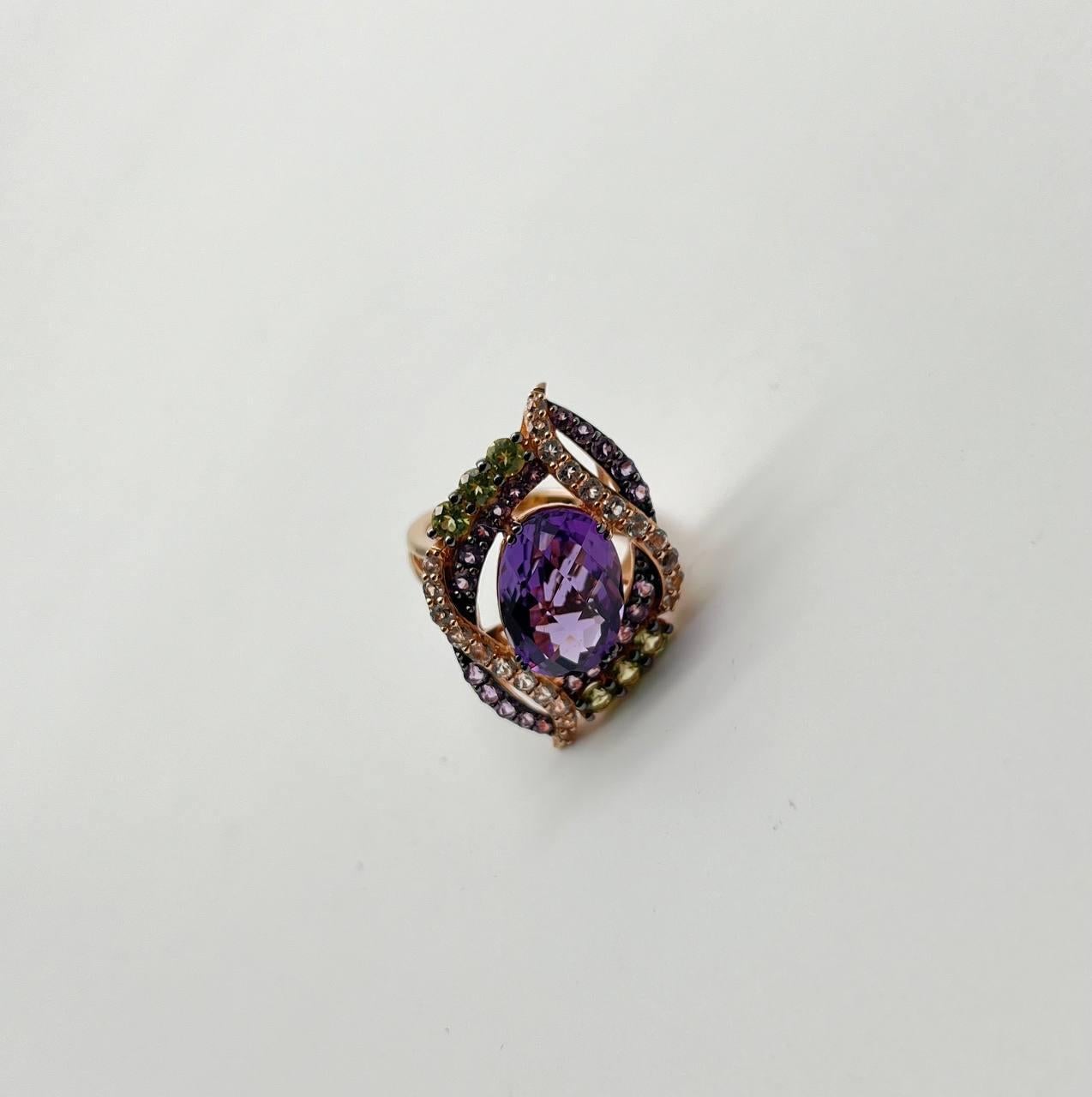 Oval Amethyst Stone Purple Green and White Stone Halo Ring Pendant Necklace Set For Sale 9