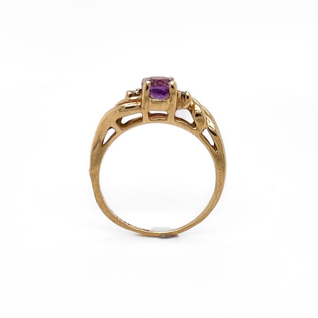 Oval Amethyst Swirl Birthstone Ring 1.00 Carat with Diamonds 10k Yellow Gold LV In Excellent Condition For Sale In Austin, TX