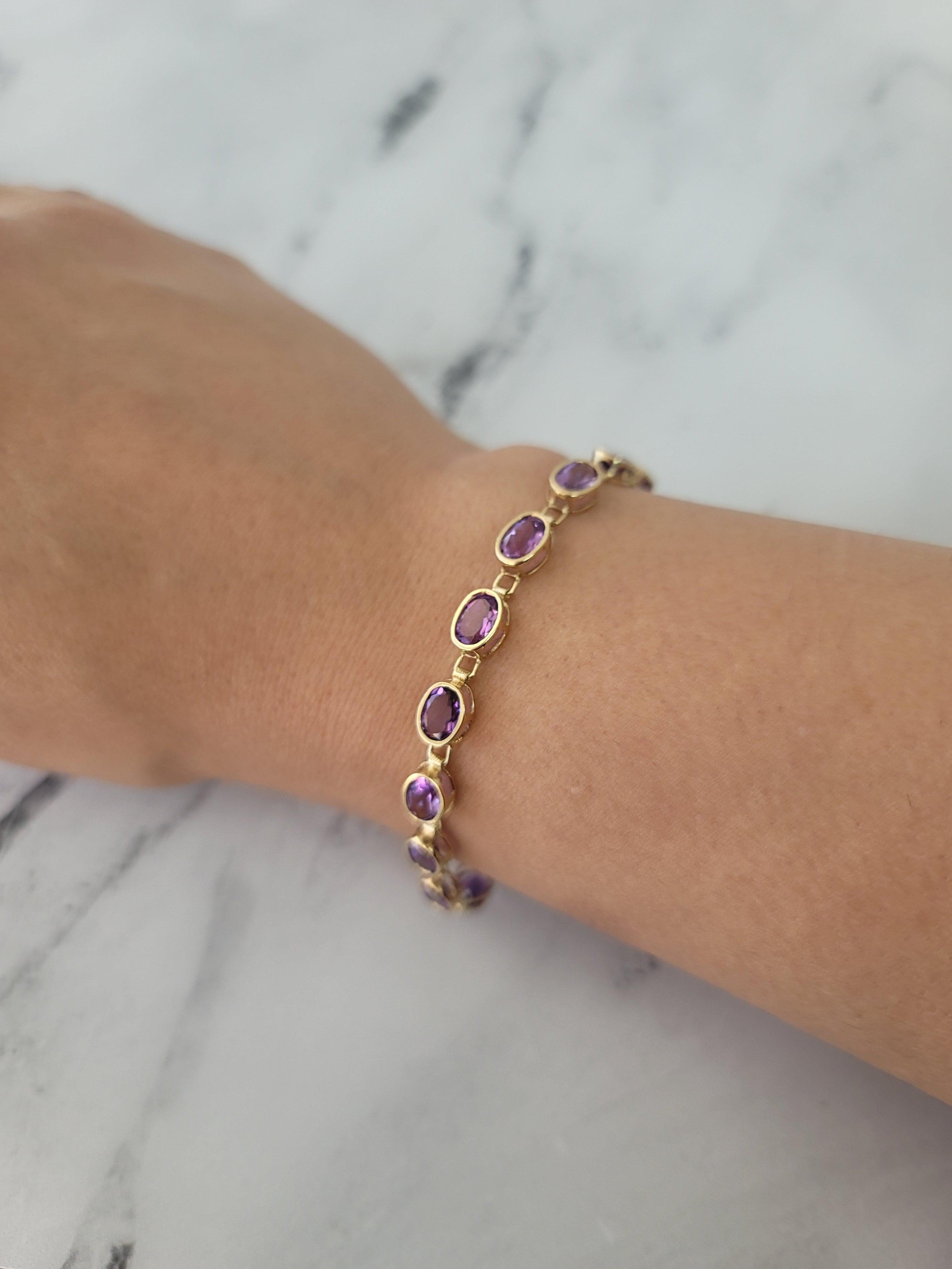 ♥ Descripción de la pulsera de tenis ♥

Piedra principal: Amatista
Tipo de metal: Oro amarillo de 14 quilates
Corte de la Piedra: Oval
Peso: 6 gramos
Anchura: 8 mm
Longitud de la pulsera: 7 Pulgadas
**Se puede acortar por un cargo adicional de 45$,