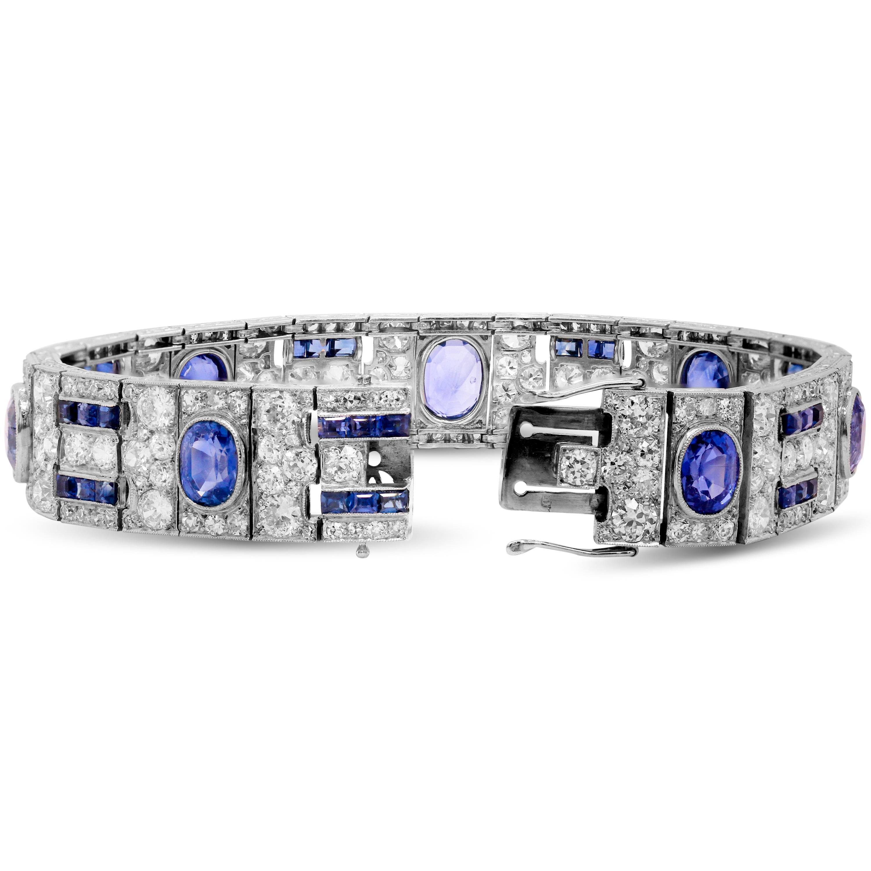 Oval Cut Oval and Princess Cut Blue Sapphires Diamonds 18 Karat Gold Bracelet