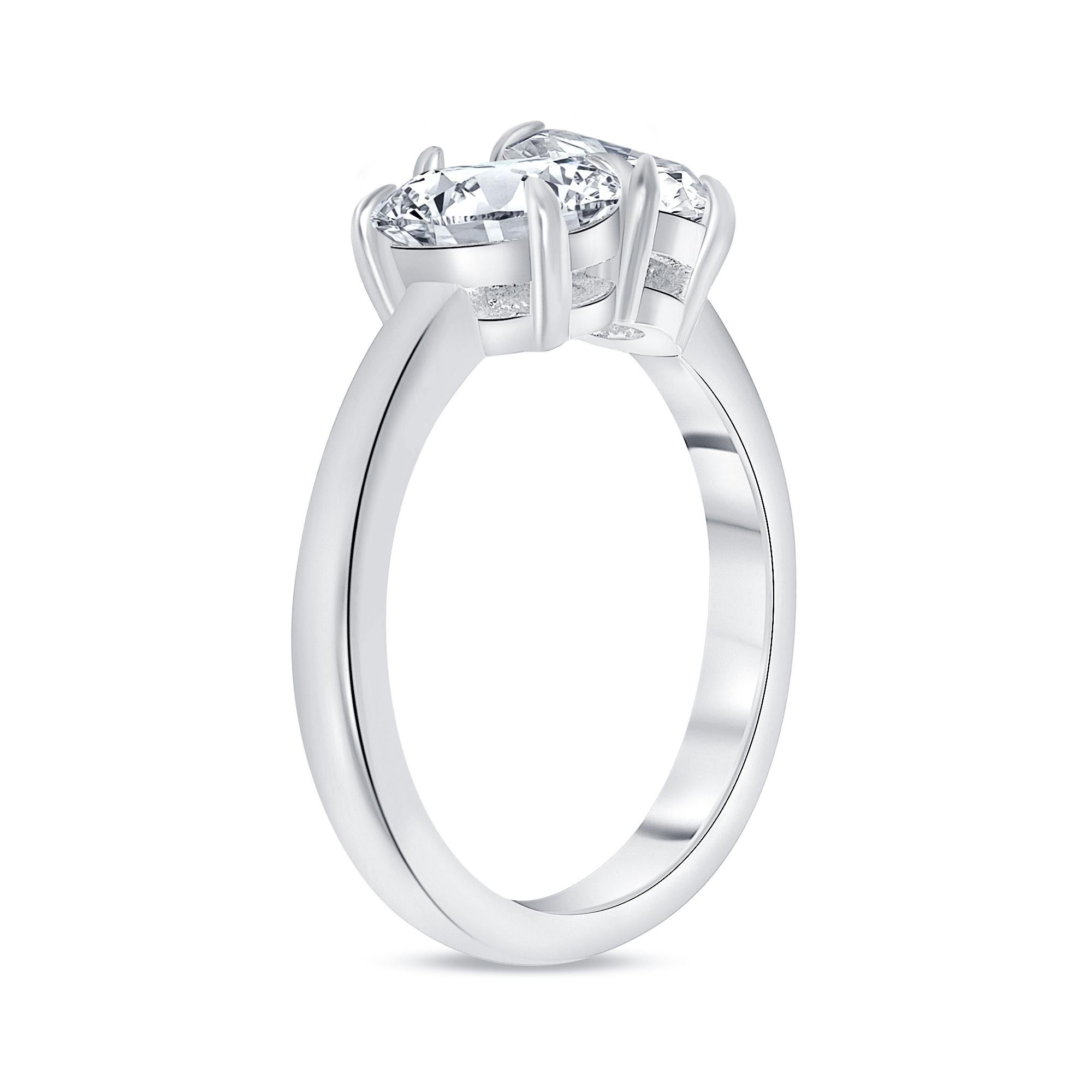 Im Angebot: Ovaler und runder Diamant-Verlobungsring mit zwei Steinen 1,00 Karat () 4