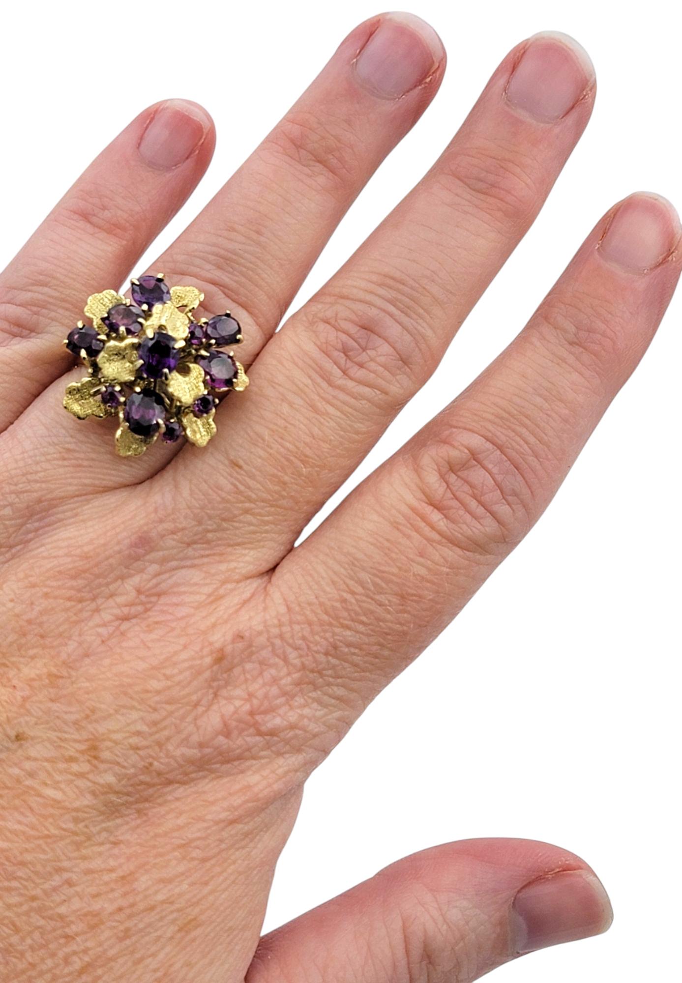 Bague cocktail grappe de grenats taille ovale et ronde en or jaune 14 carats en vente 5