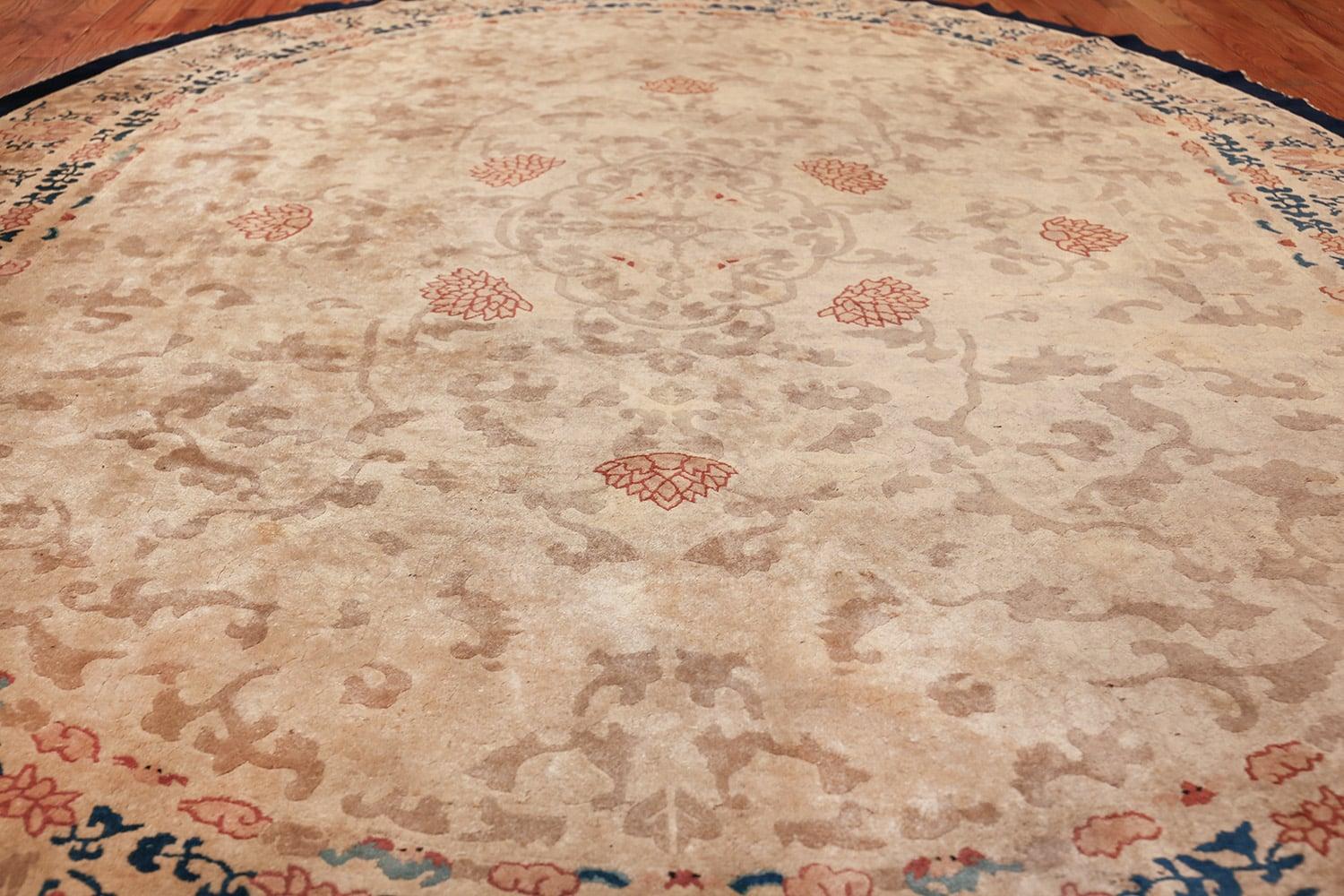 Hand-Knotted Antique Ivory Cloud Band Background Chinese Rug. 9 ft x 11 ft 7 in  For Sale