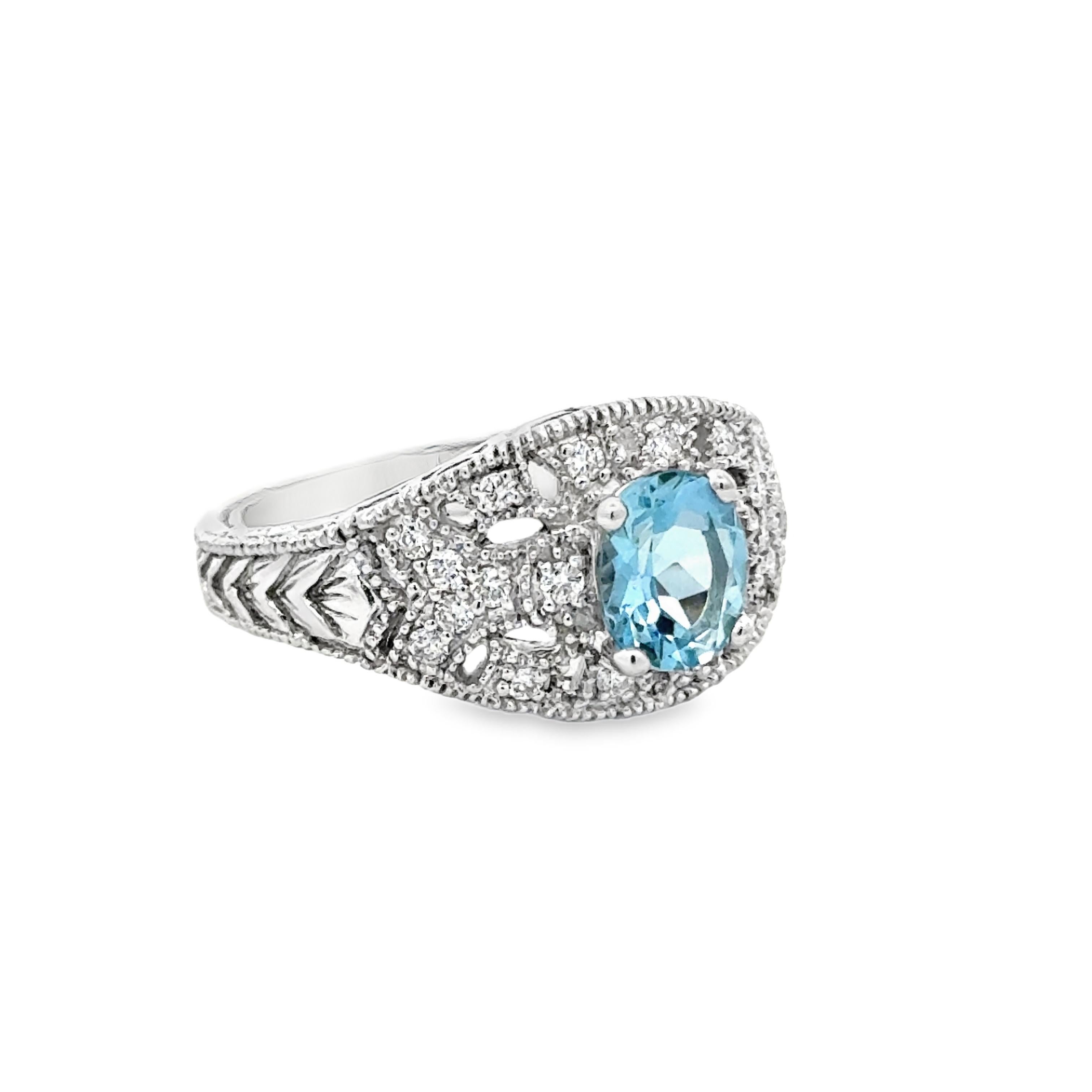 Ovaler Aquamarin und Diamant 14K Weißgold Nachlassring (Moderne) im Angebot