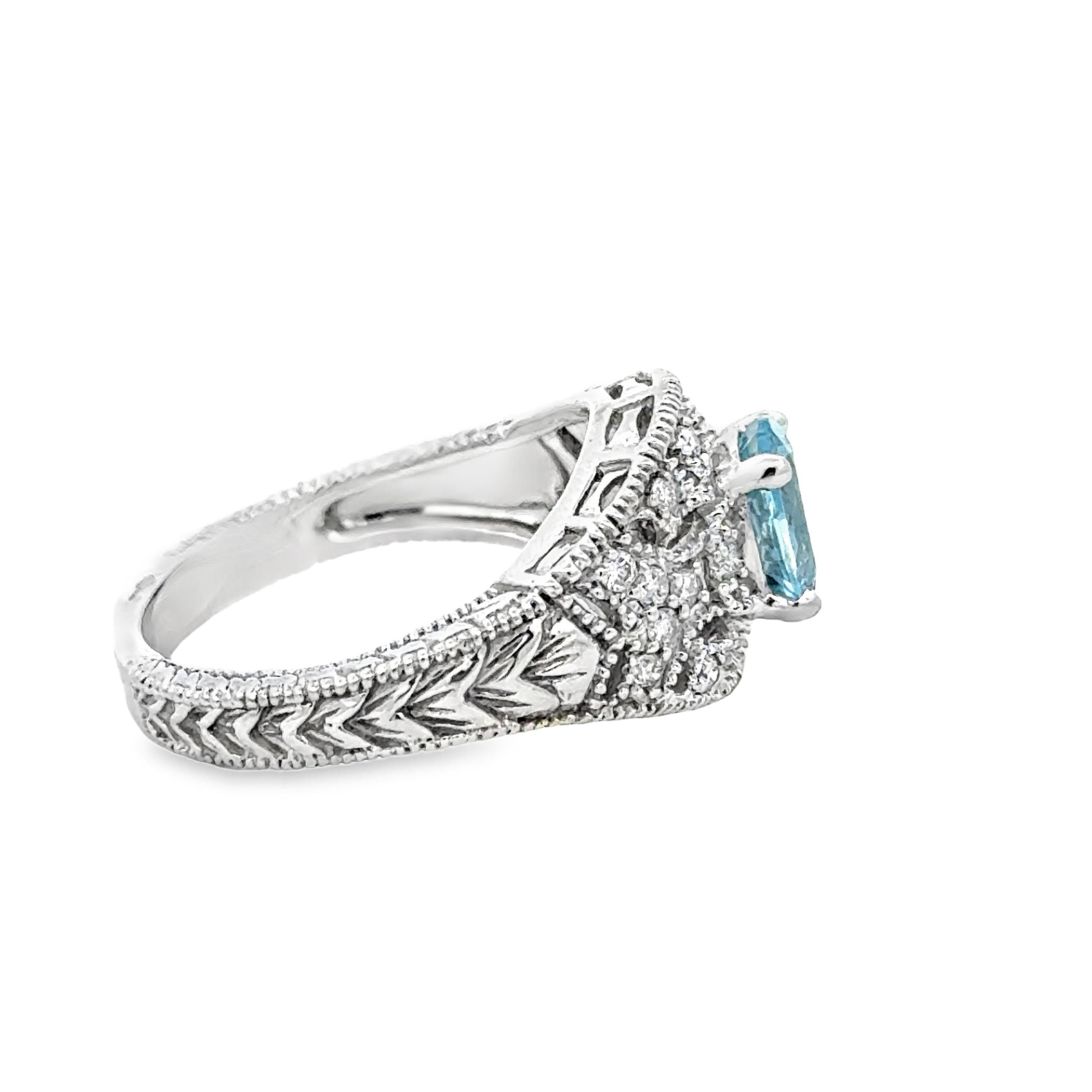 Ovaler Aquamarin und Diamant 14K Weißgold Nachlassring im Zustand „Gut“ im Angebot in Derby, NY