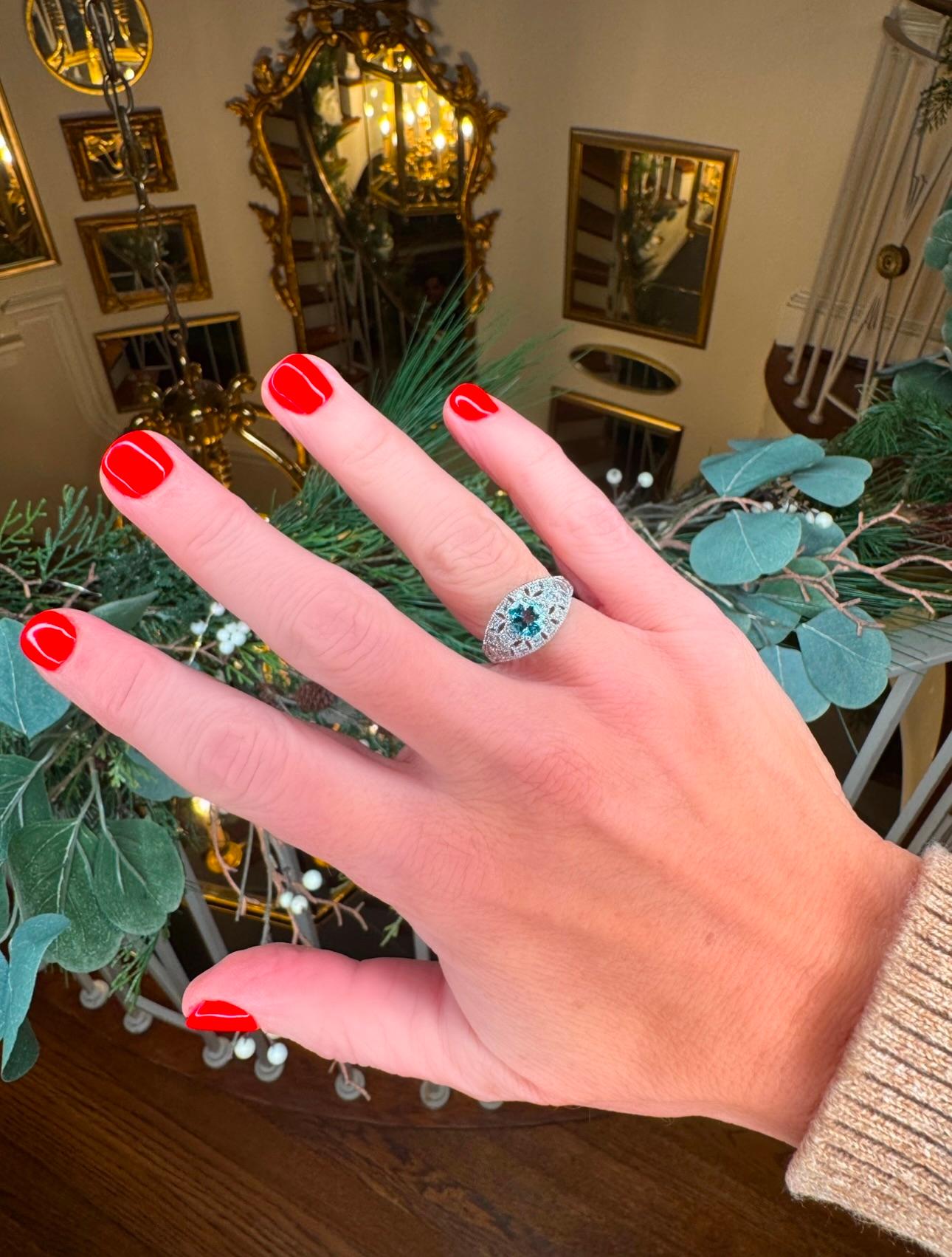 Ovaler Aquamarin und Diamant 14K Weißgold Nachlassring im Angebot 1