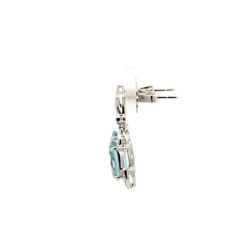 Oval Aquamarine and Diamond Gold Drop Vintage Earrings In Excellent Condition For Sale In Montreal, QC