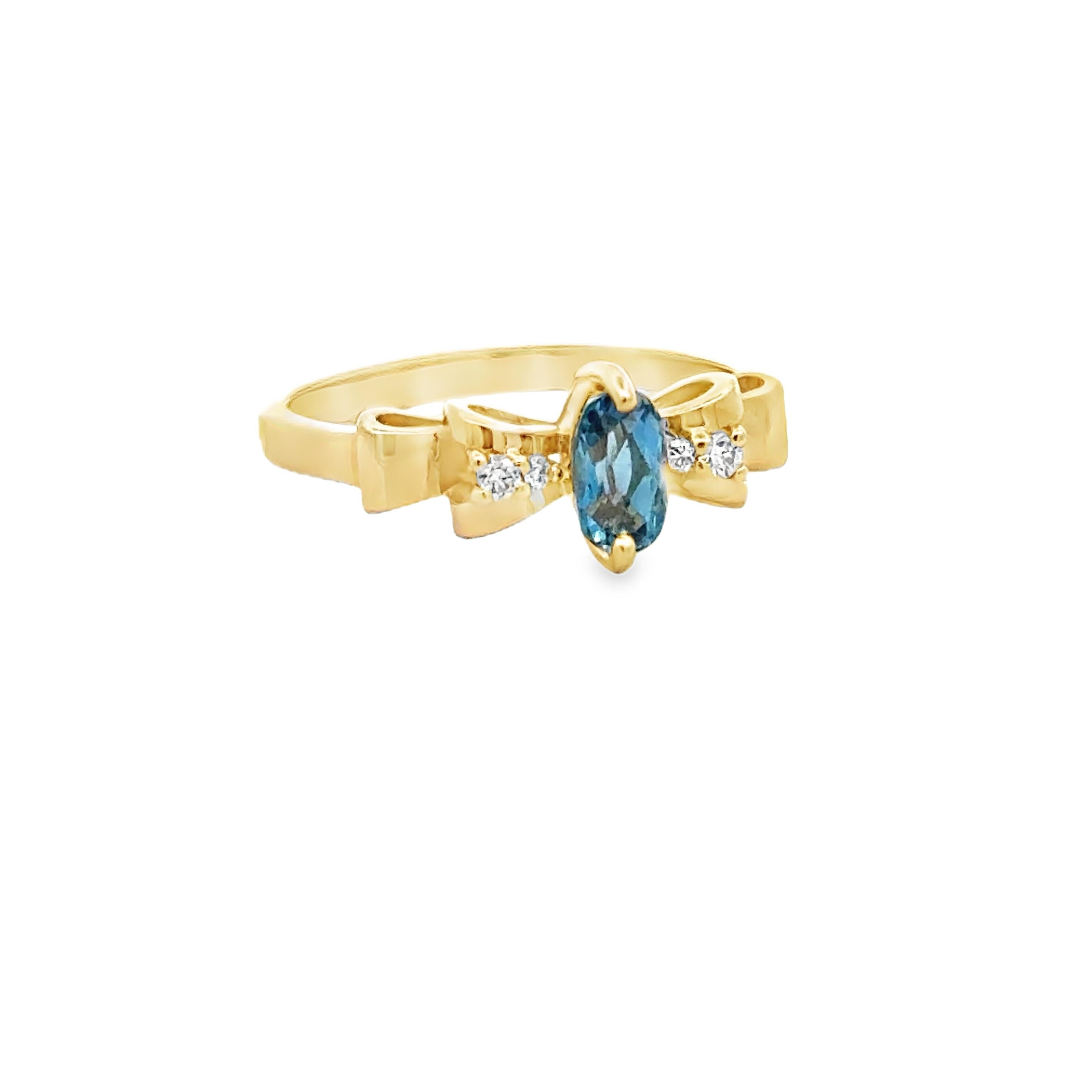 Modern Oval Aquamarine, Diamond and 14K Yellow Gold Bow Ring For Sale