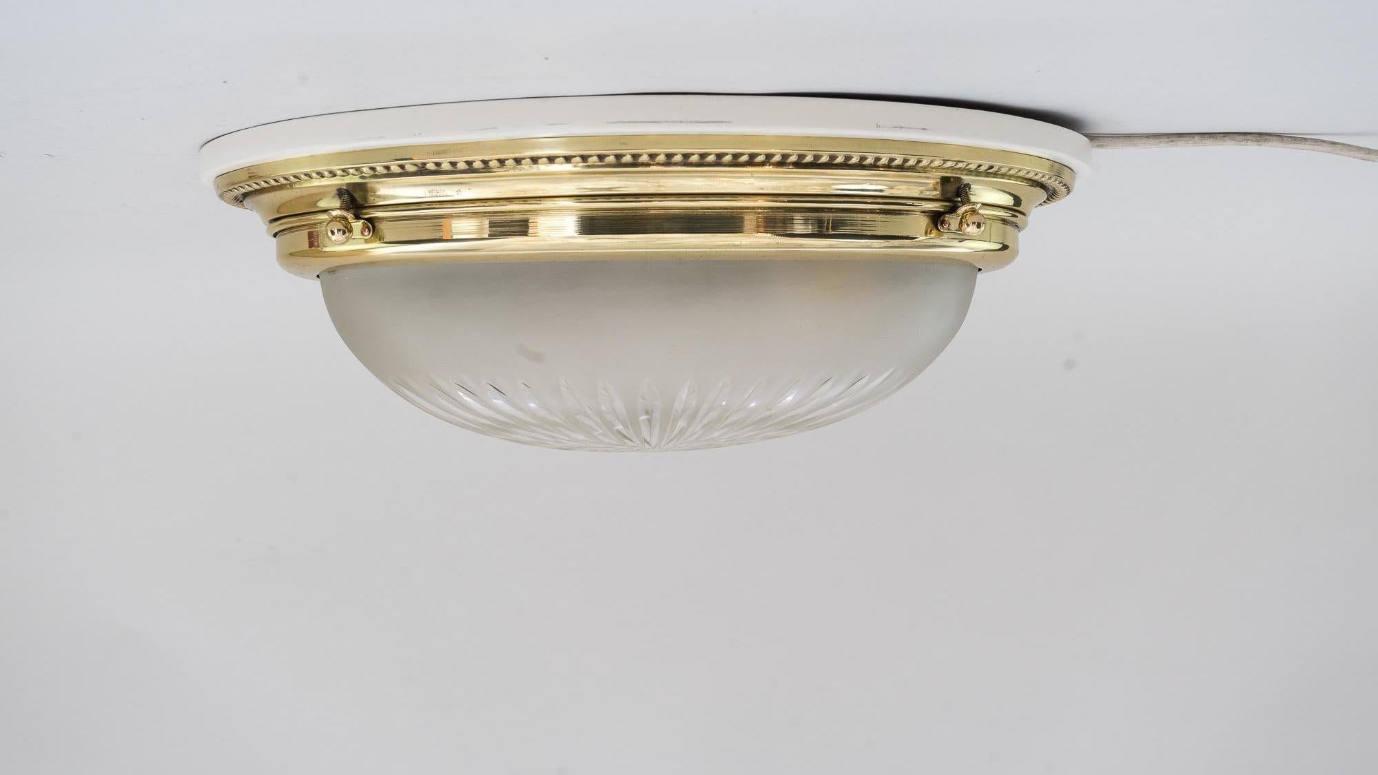 Oval Art Deco Ceiling Lamp with Original Cut Glass and Wood Plate, 1920s In Good Condition In Wien, AT