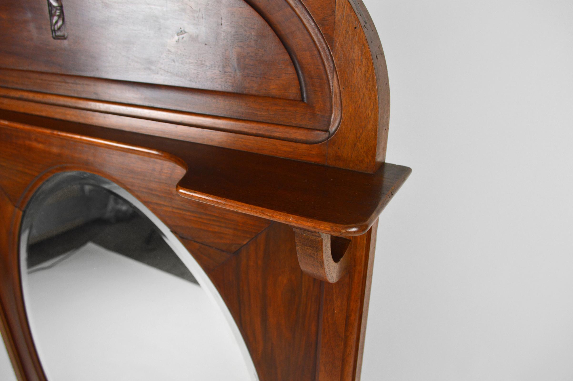 Oval Art Nouveau Fireplace Mirror in Carved Walnut, France, circa 1910 For Sale 4