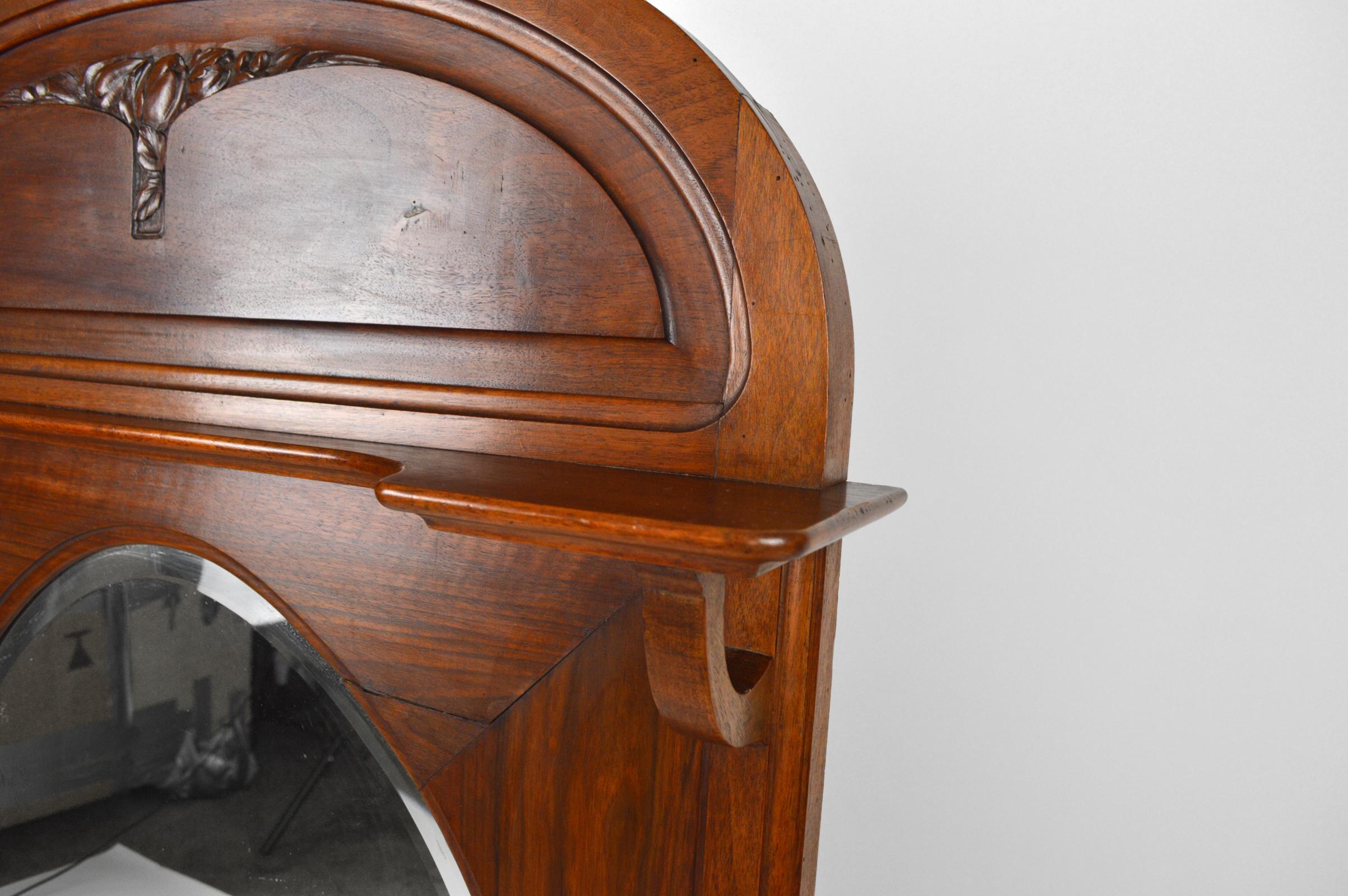 Oval Art Nouveau Fireplace Mirror in Carved Walnut, France, circa 1910 For Sale 5