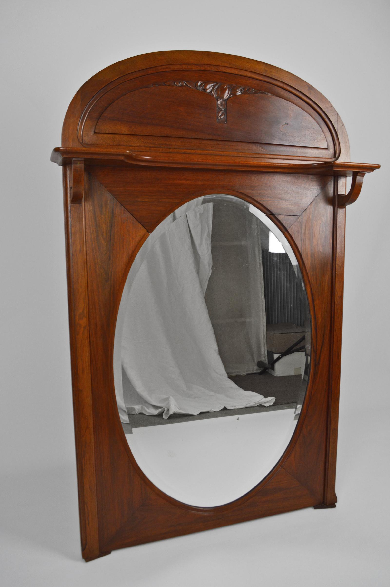 French Oval Art Nouveau Fireplace Mirror in Carved Walnut, France, circa 1910 For Sale