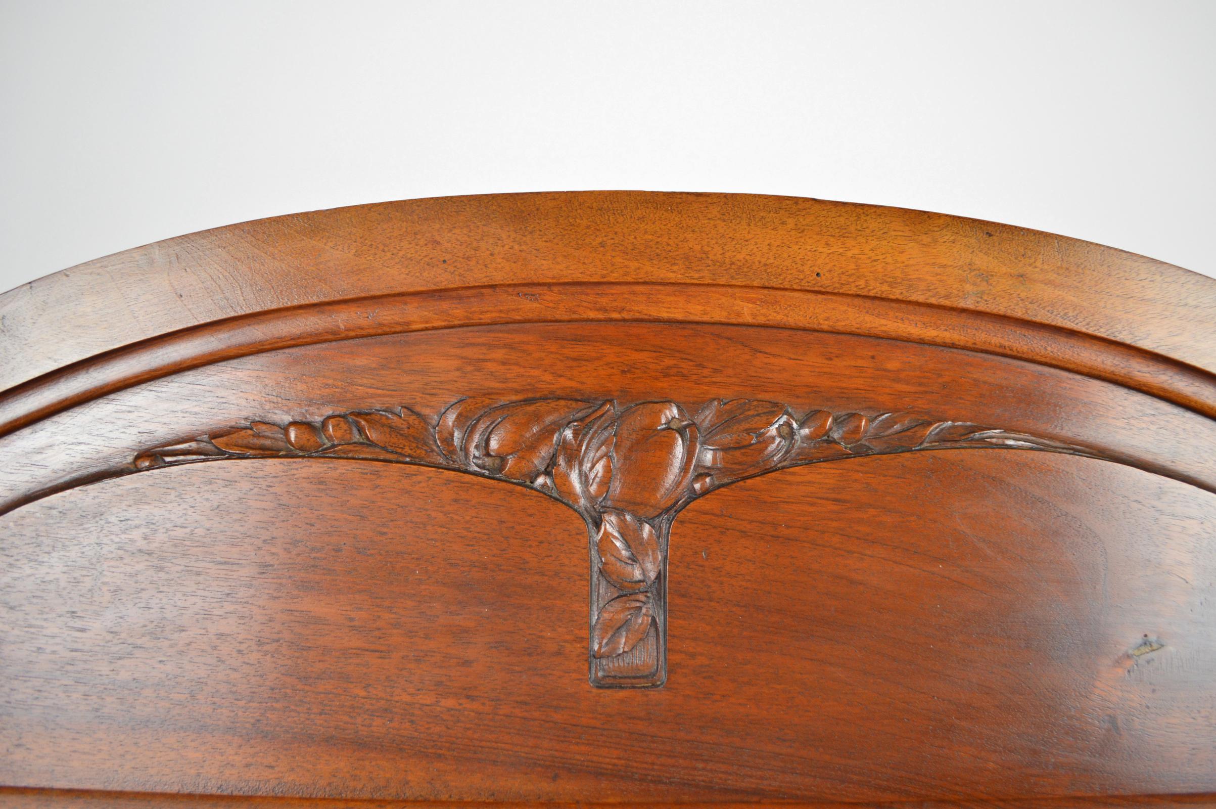 Early 20th Century Oval Art Nouveau Fireplace Mirror in Carved Walnut, France, circa 1910 For Sale