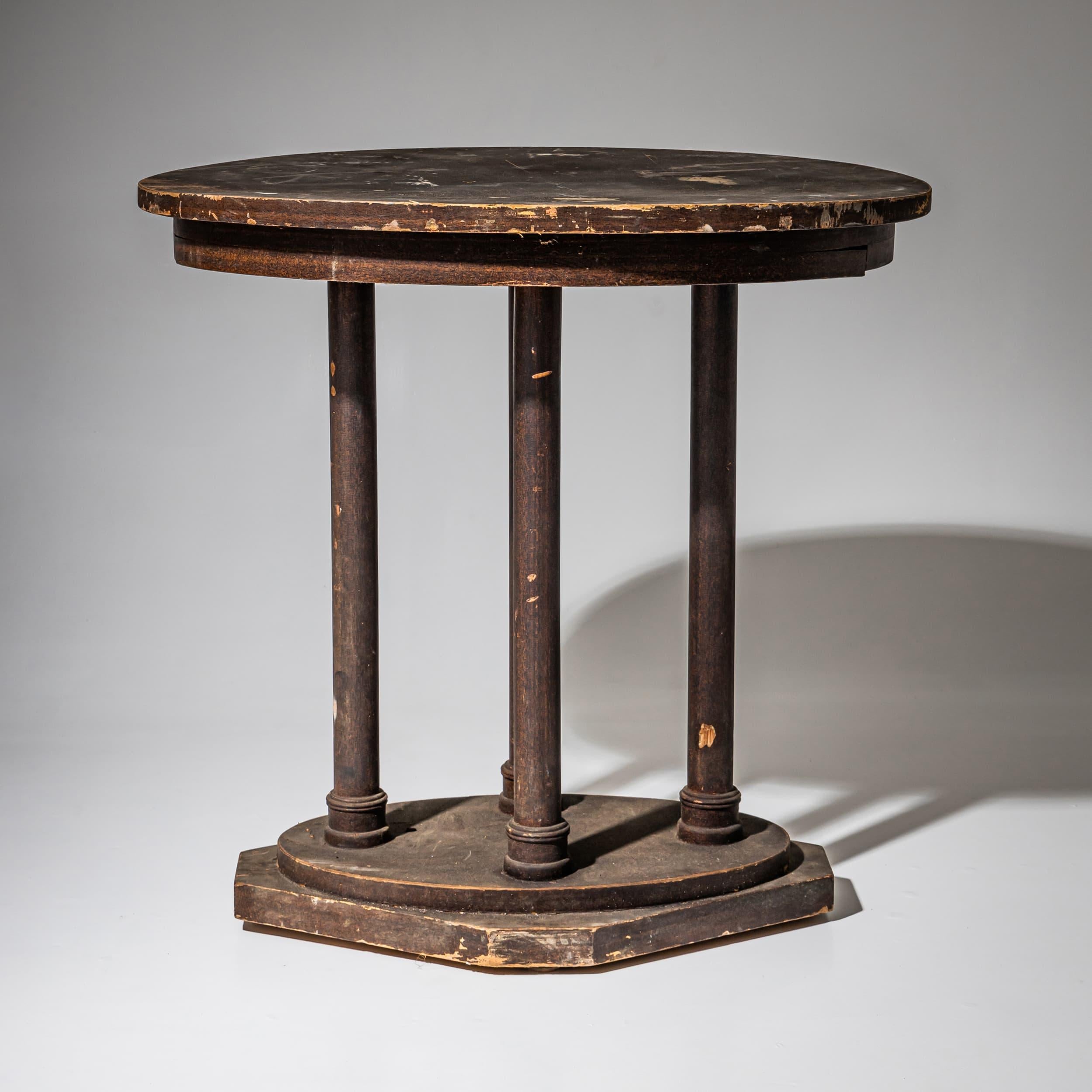 German Oval Art Nouveau / Secessionist Table, Early 20th Century For Sale